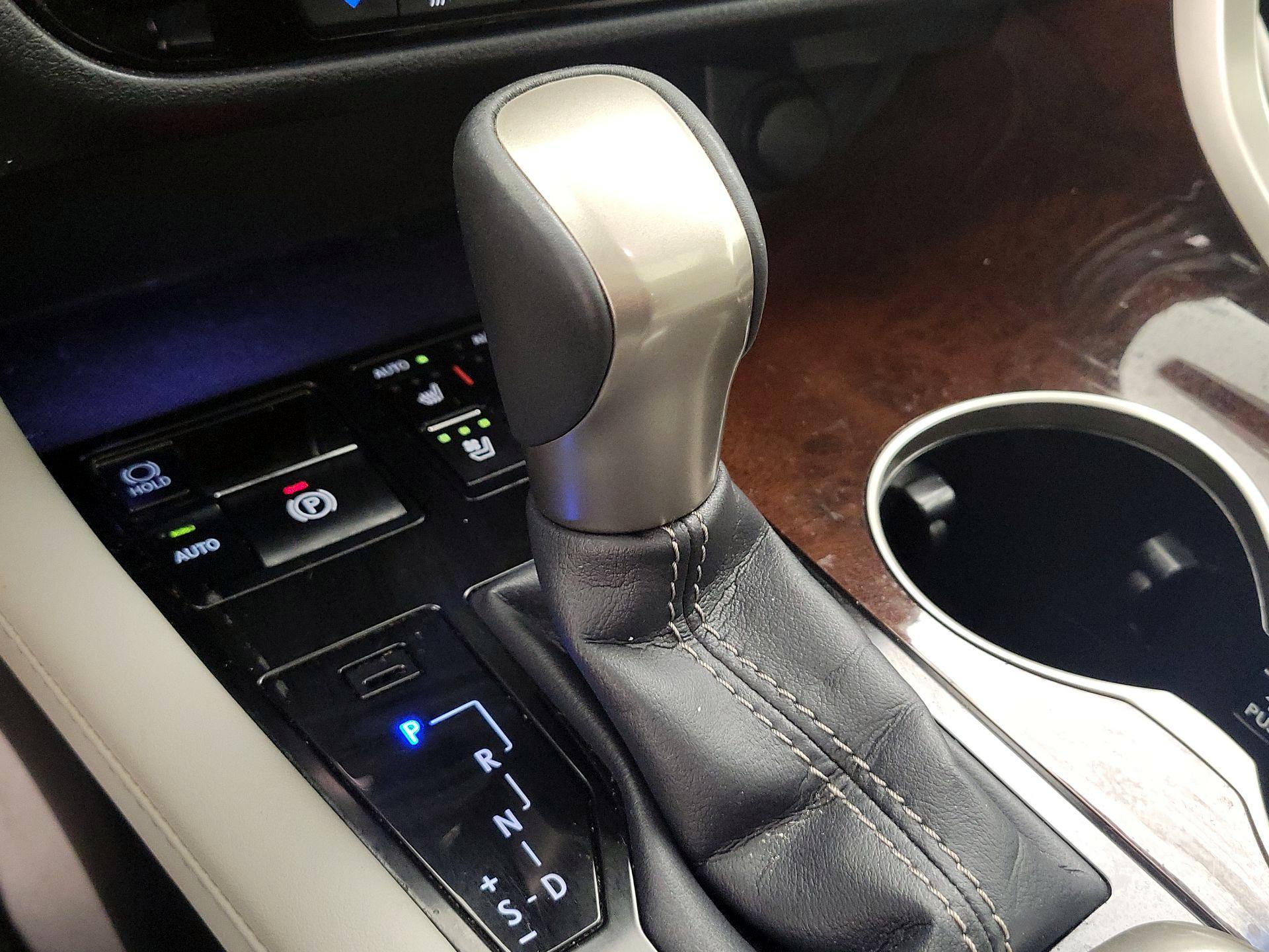 Thumbnail: 2016 Lexus RX - 18