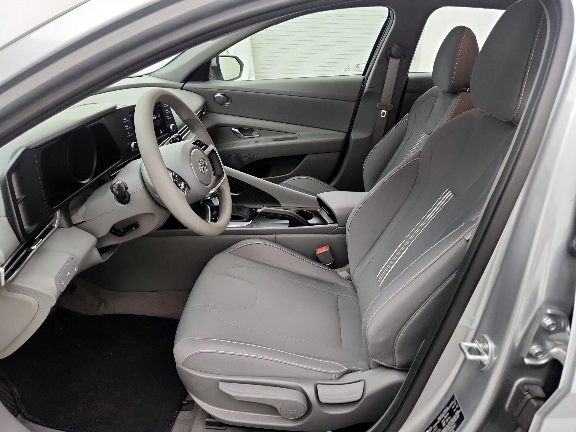 Thumbnail: 2023 Hyundai Elantra - 11