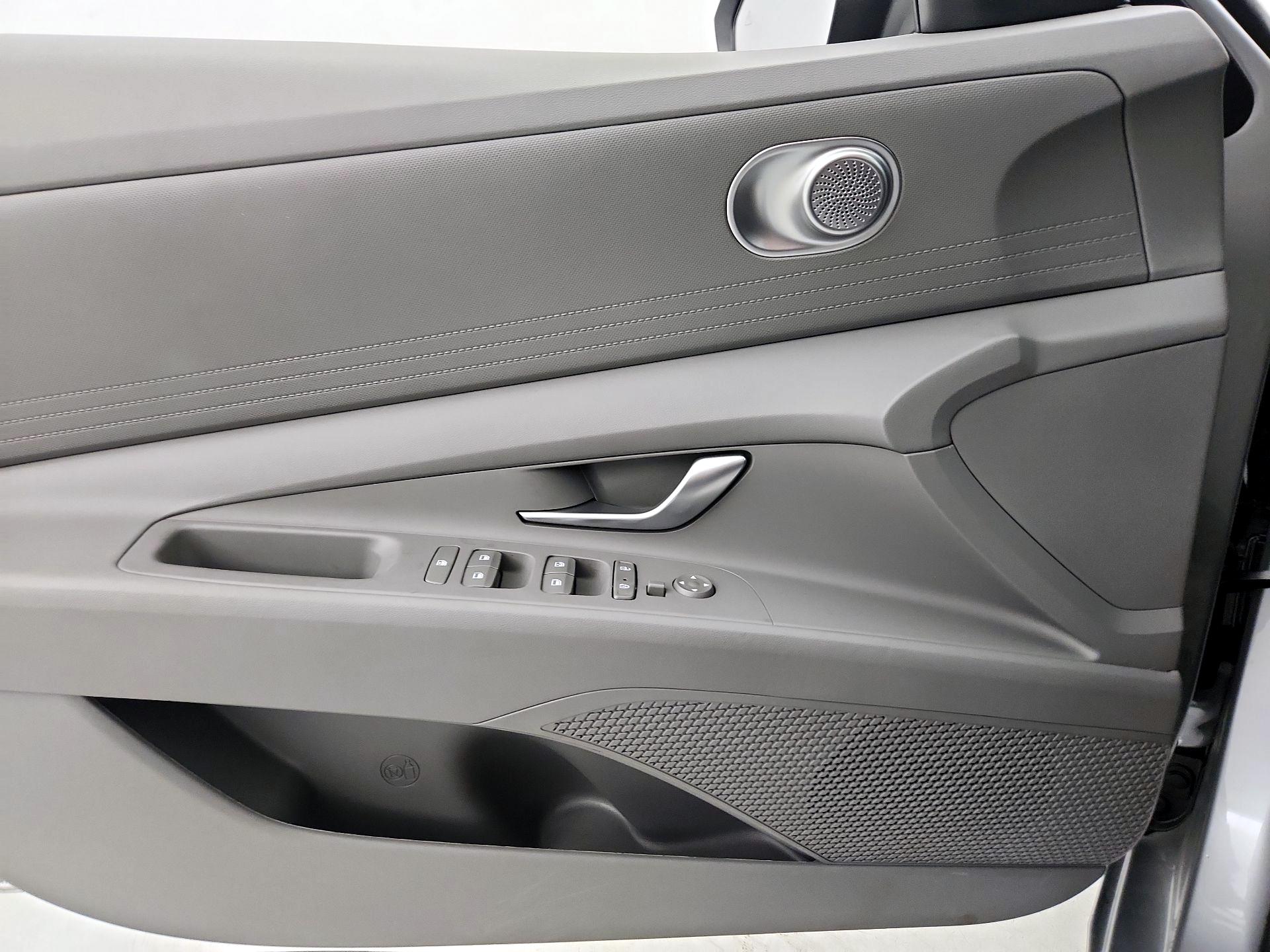 Thumbnail: 2023 Hyundai Elantra - 12