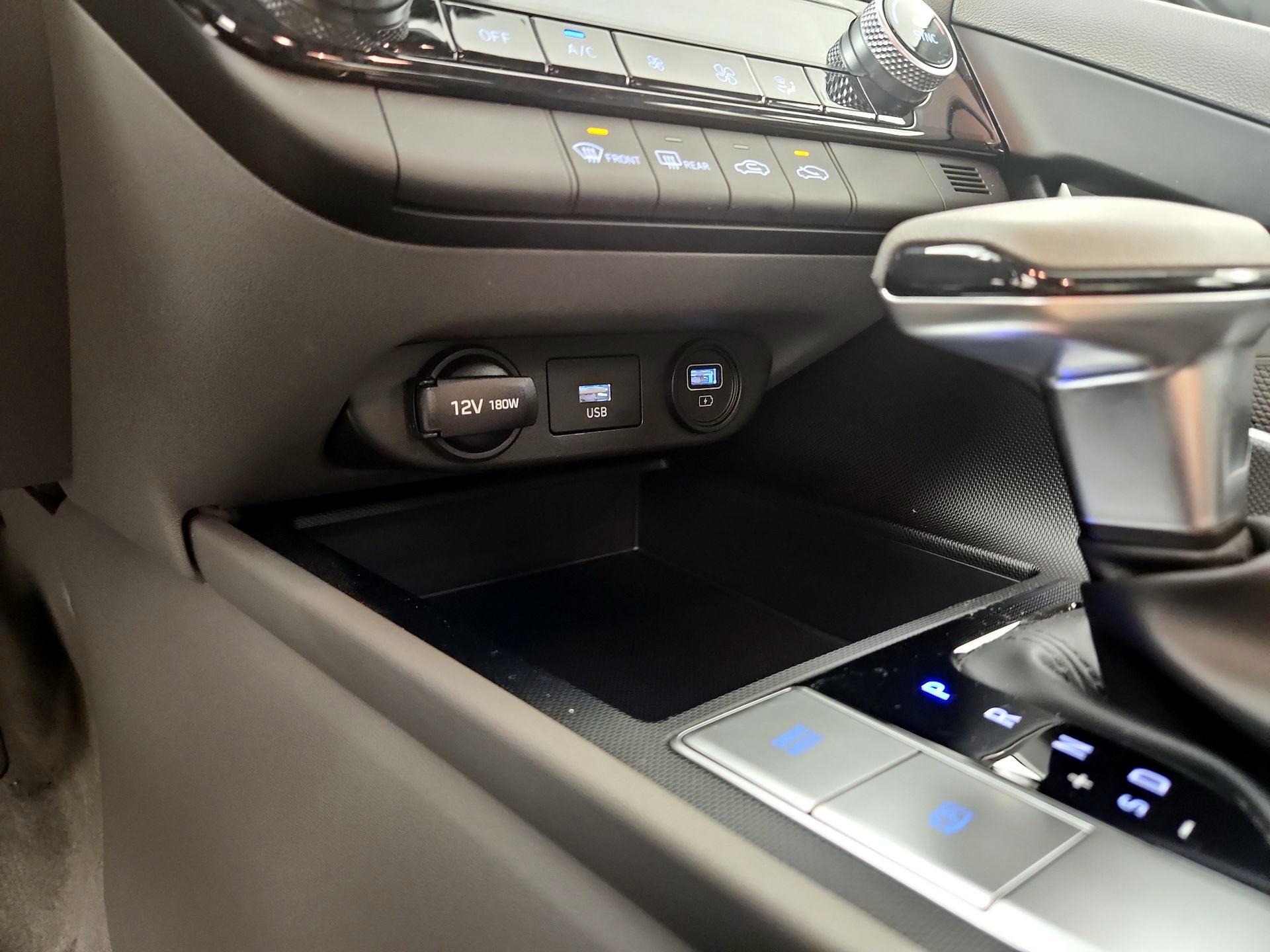 Thumbnail: 2023 Hyundai Elantra - 18