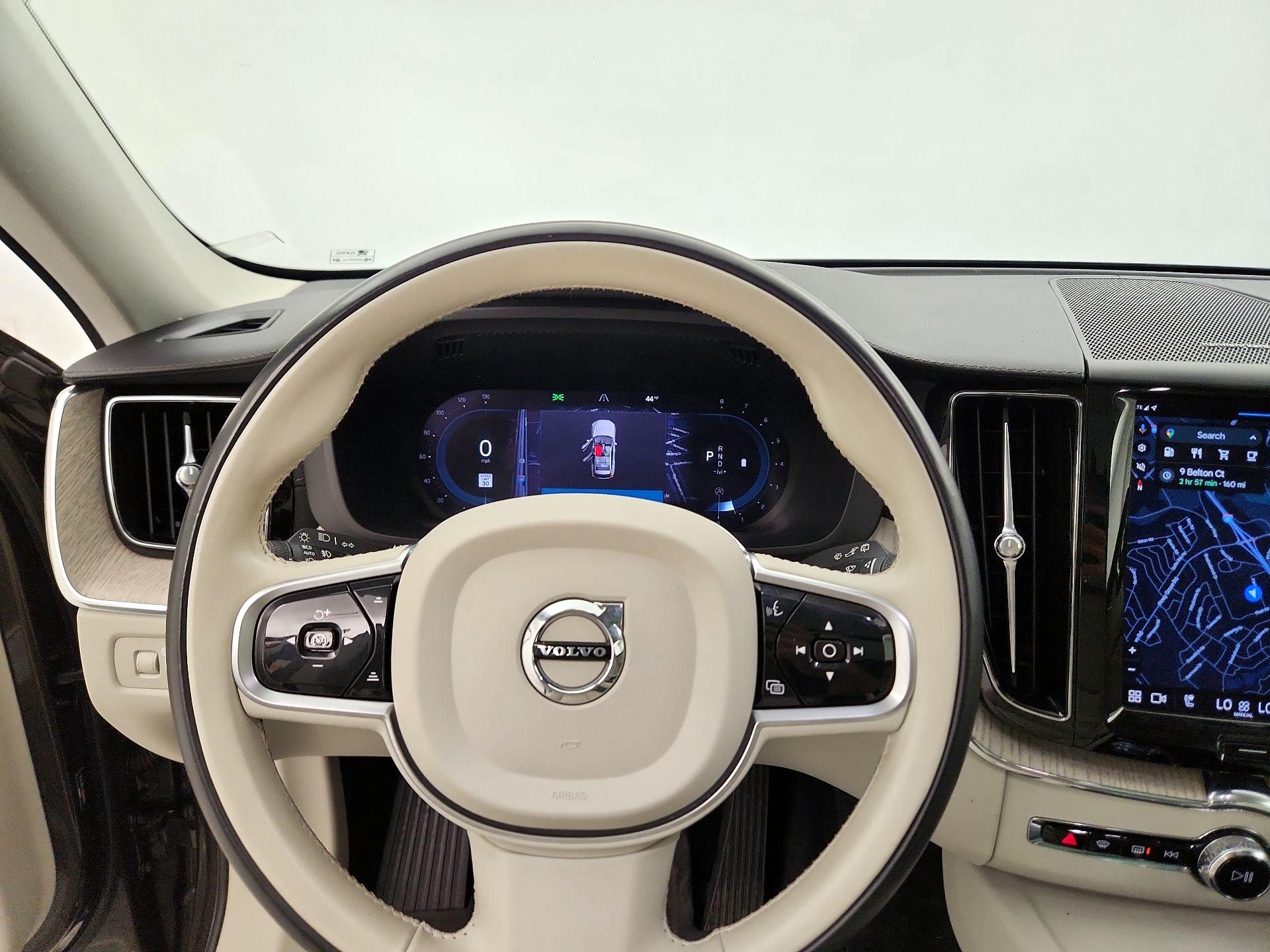 Thumbnail: 2022 Volvo XC60 - 10