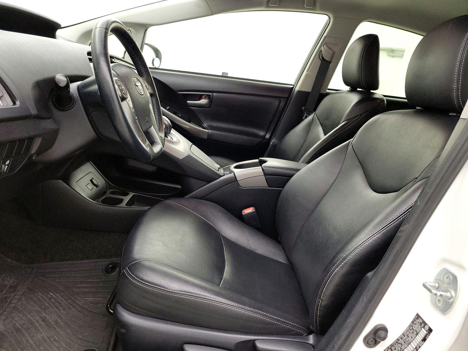 Thumbnail: 2015 Toyota Prius - 11
