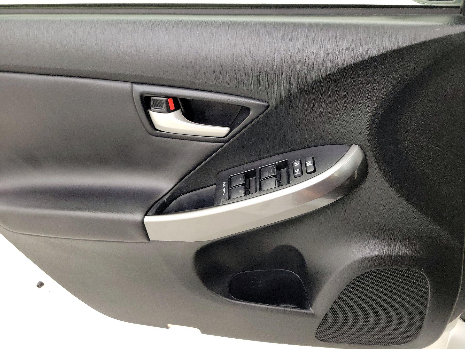 Thumbnail: 2015 Toyota Prius - 12