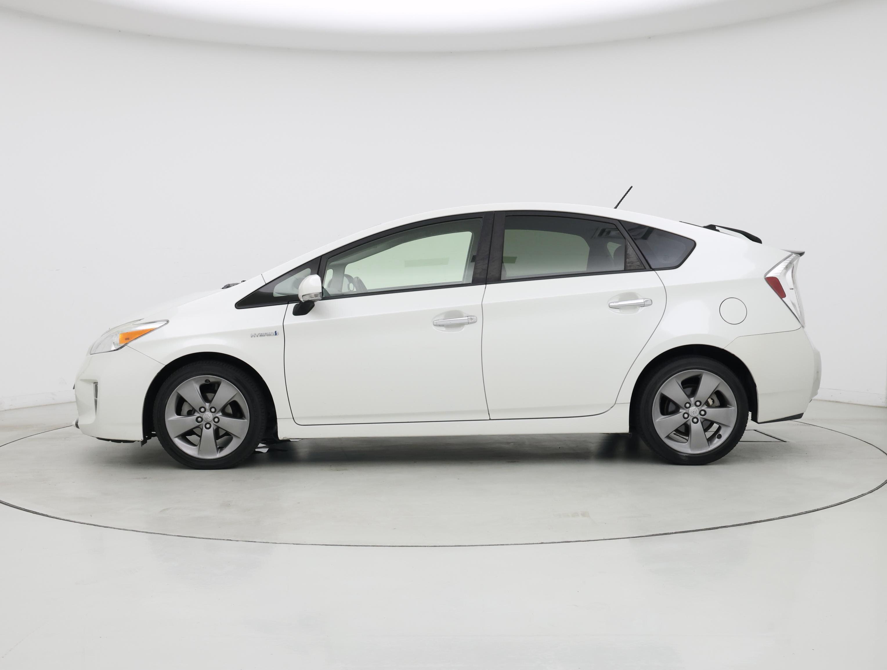 Thumbnail: 2015 Toyota Prius - 3
