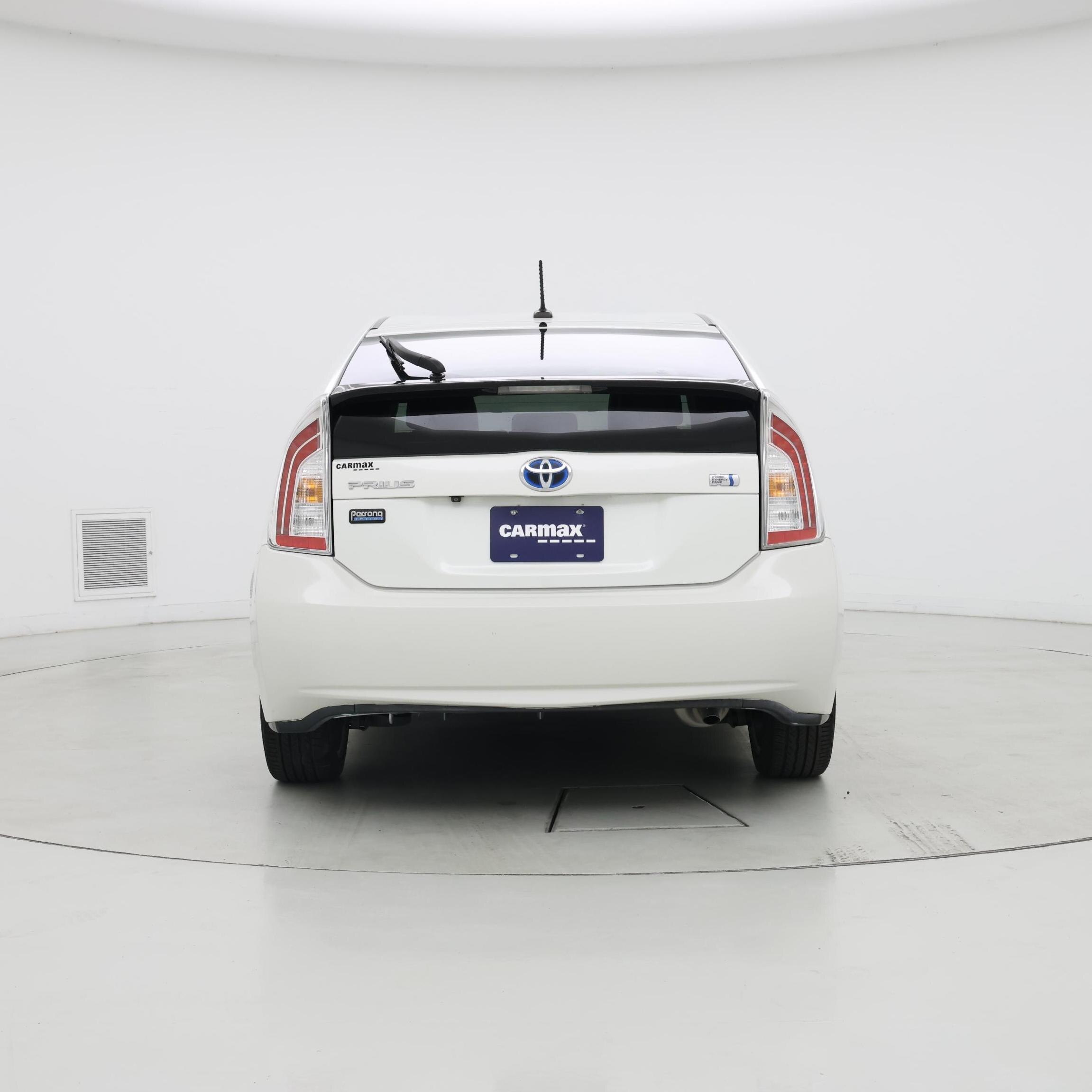 Thumbnail: 2015 Toyota Prius - 6