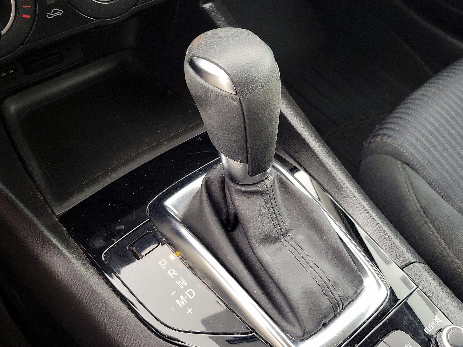 Thumbnail: 2016 Mazda Mazda3 - 17