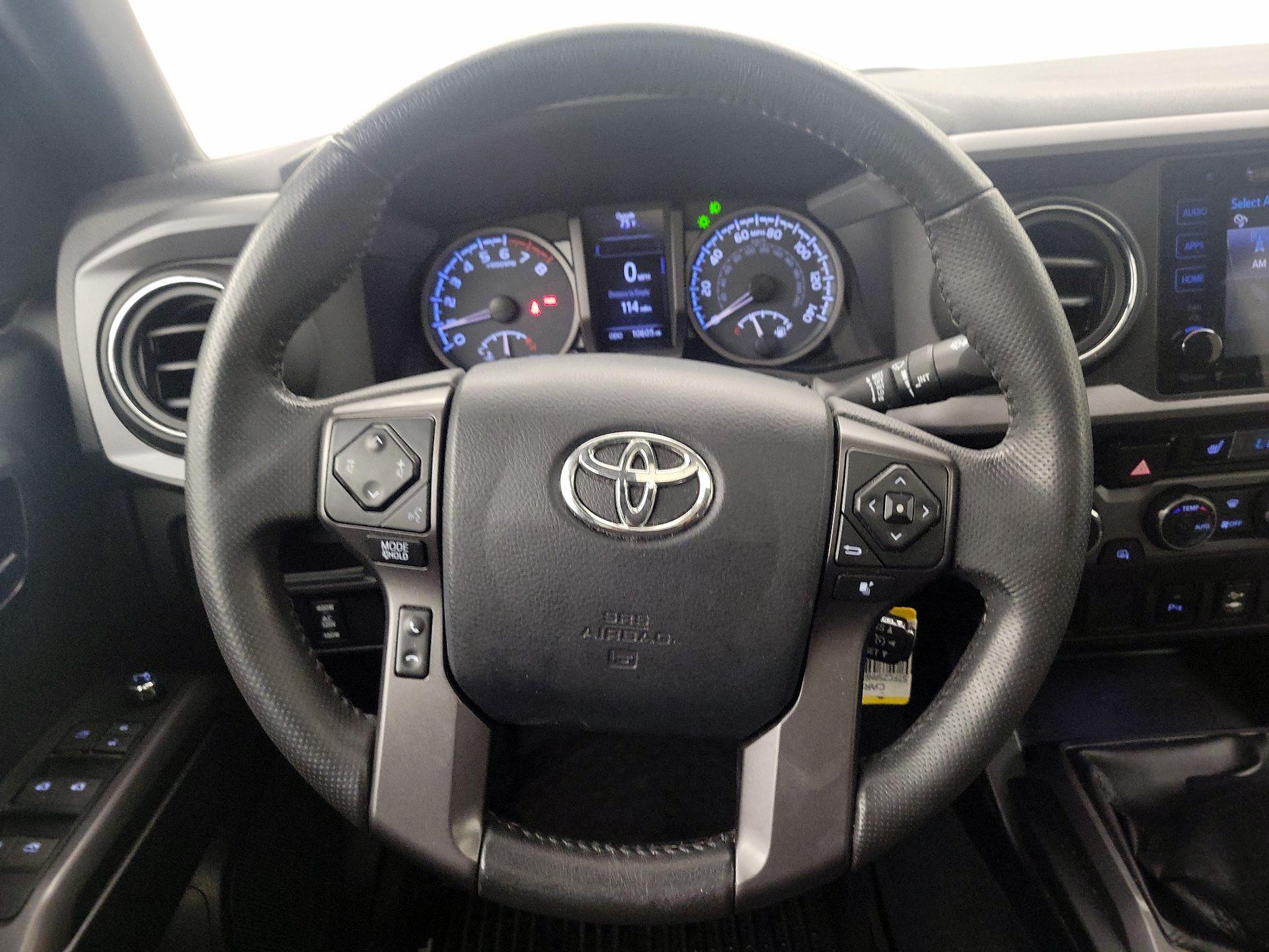 Thumbnail: 2016 Toyota Tacoma - 10