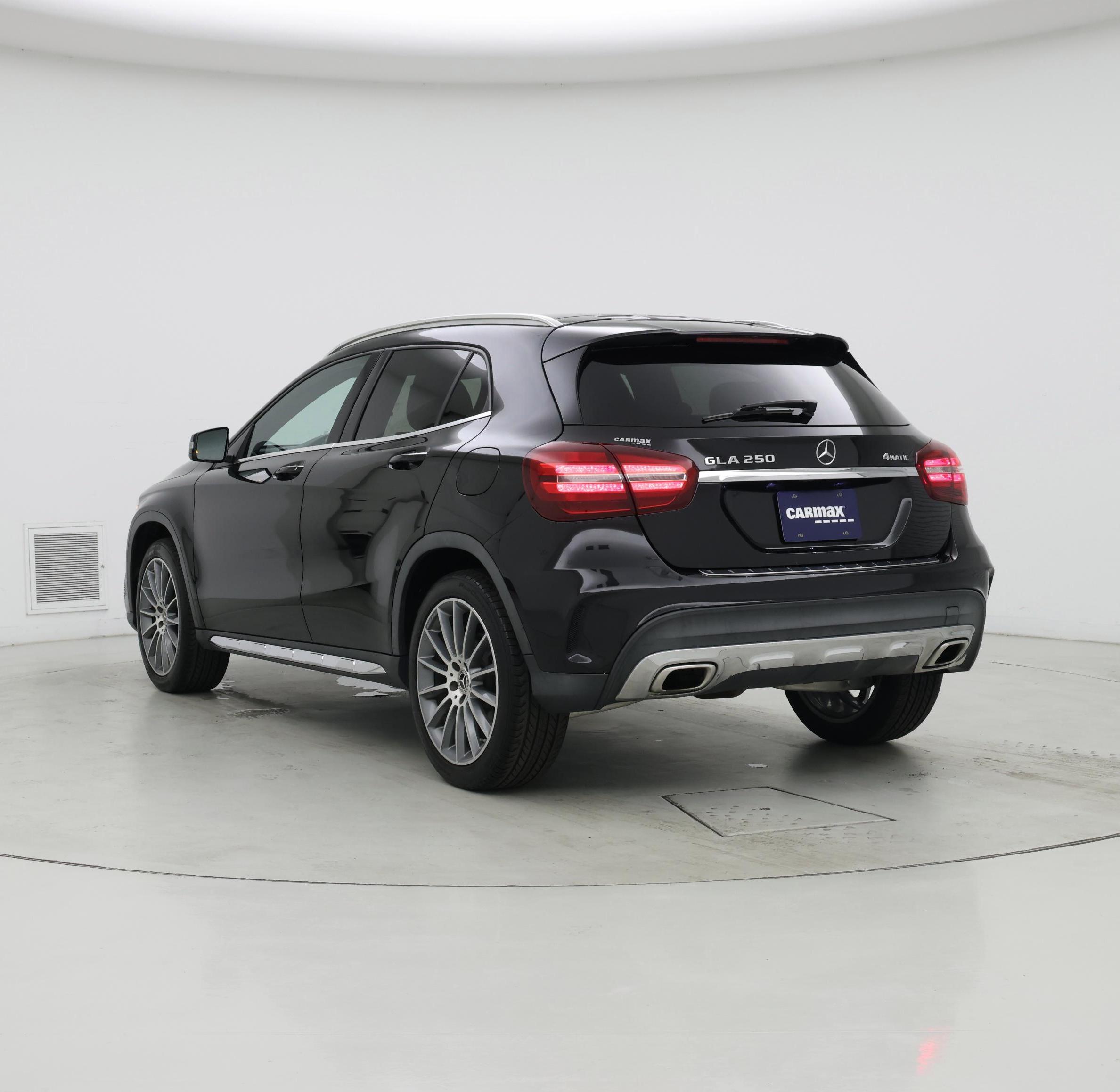 Thumbnail: 2019 Mercedes-Benz GLA - 2