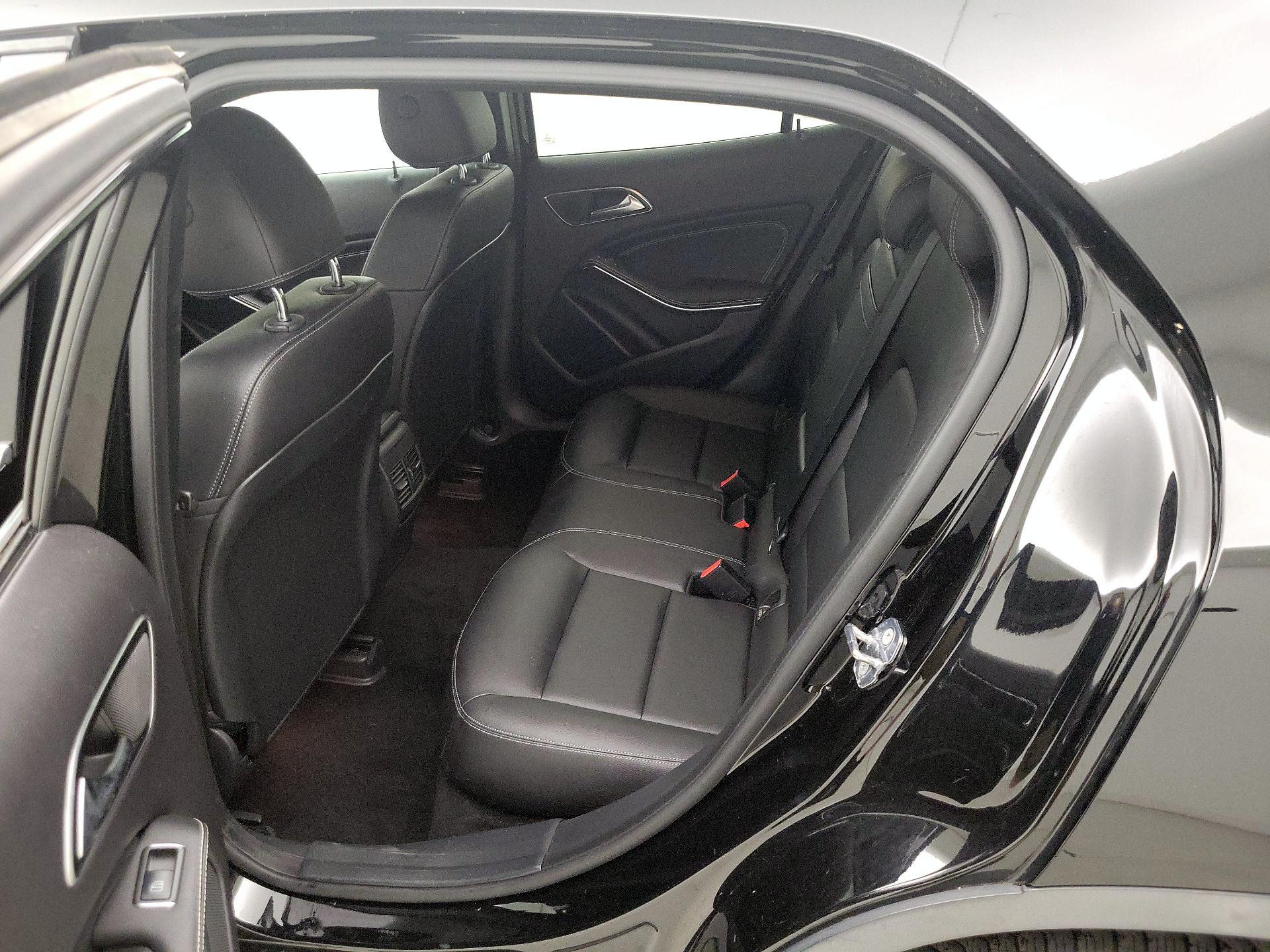 Thumbnail: 2019 Mercedes-Benz GLA - 20