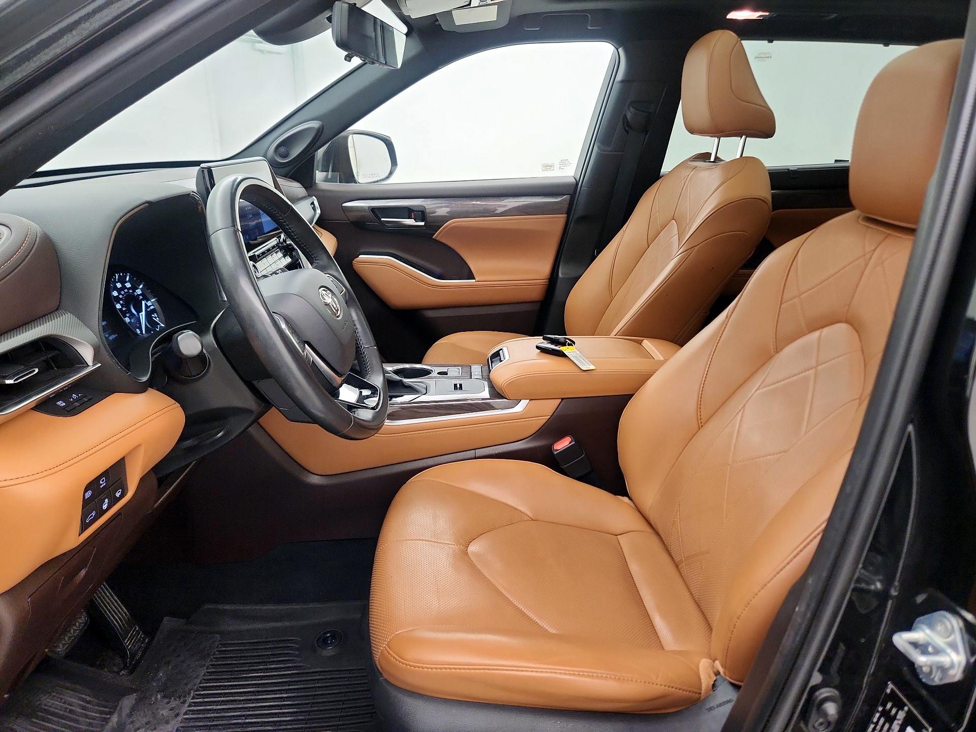 Thumbnail: 2020 Toyota Highlander - 11