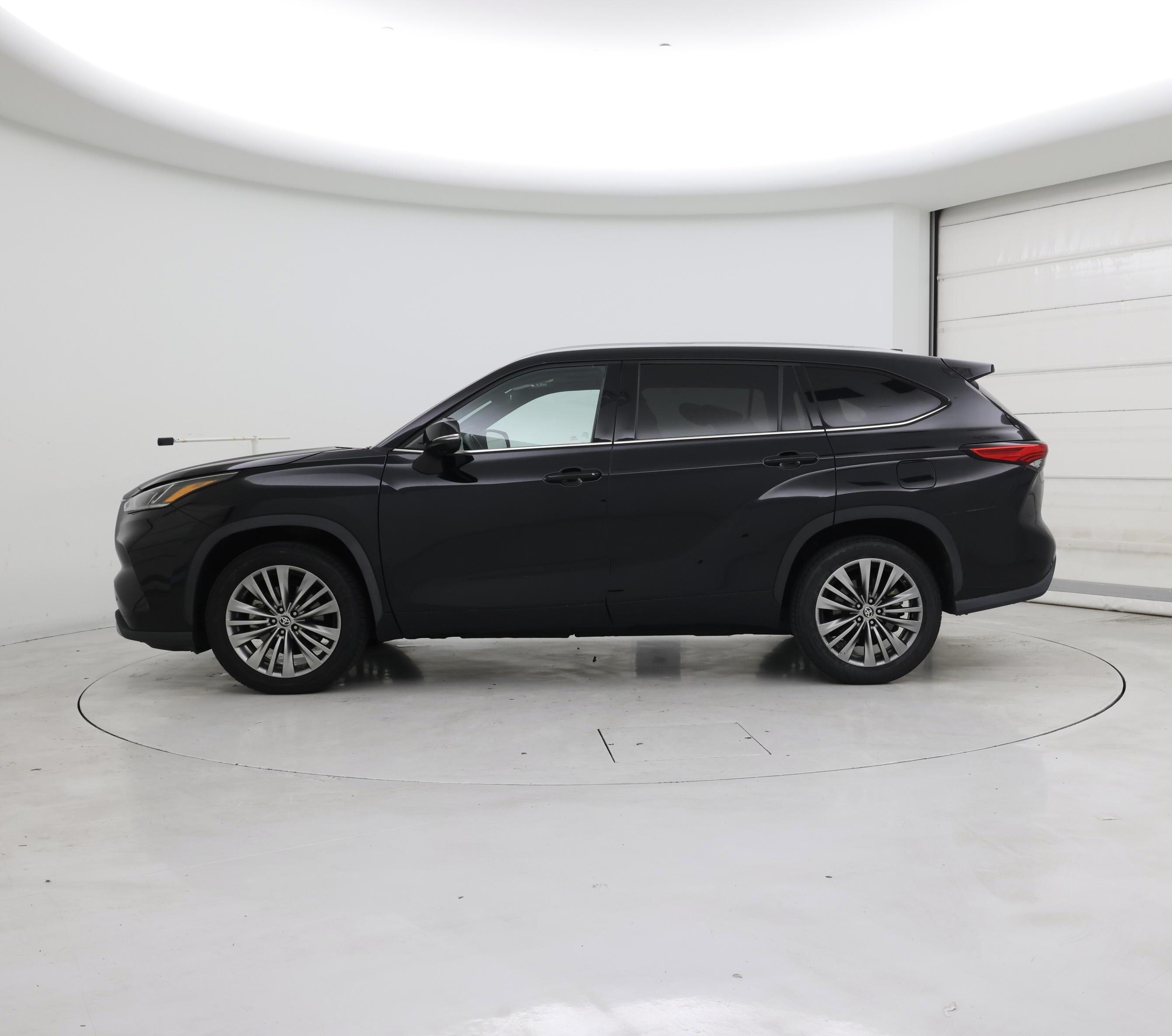 Thumbnail: 2020 Toyota Highlander - 3