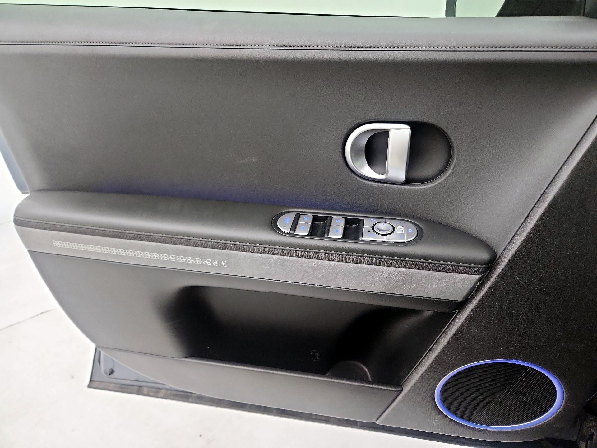 Thumbnail: 2022 Hyundai Ioniq 5 - 12