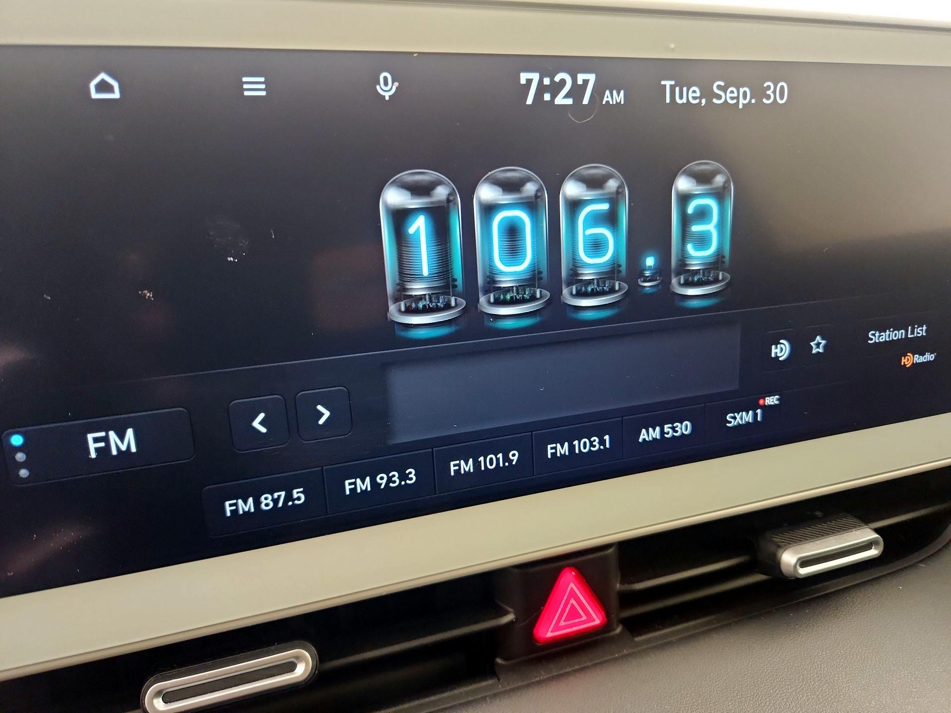 Thumbnail: 2022 Hyundai Ioniq 5 - 16