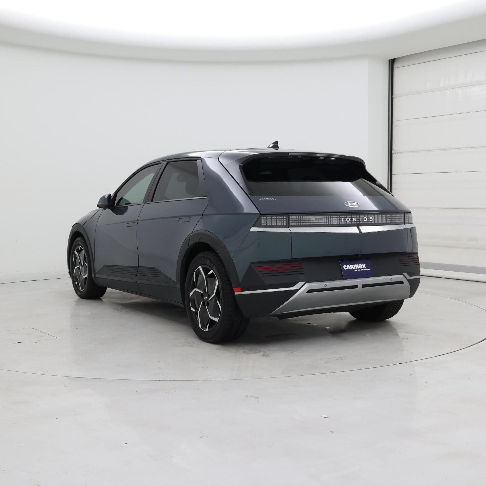 Thumbnail: 2022 Hyundai Ioniq 5 - 2