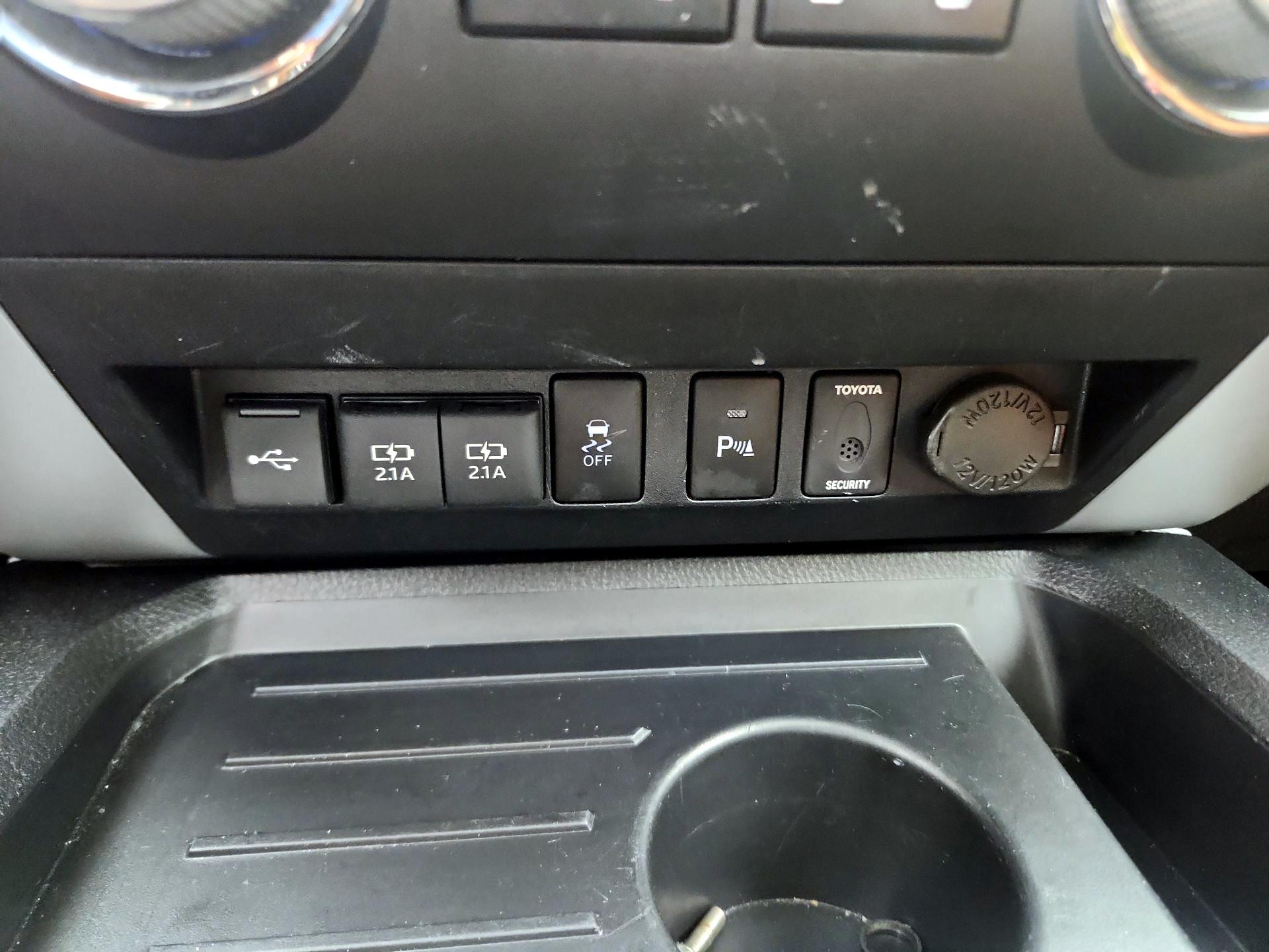 Thumbnail: 2021 Toyota Tundra - 19