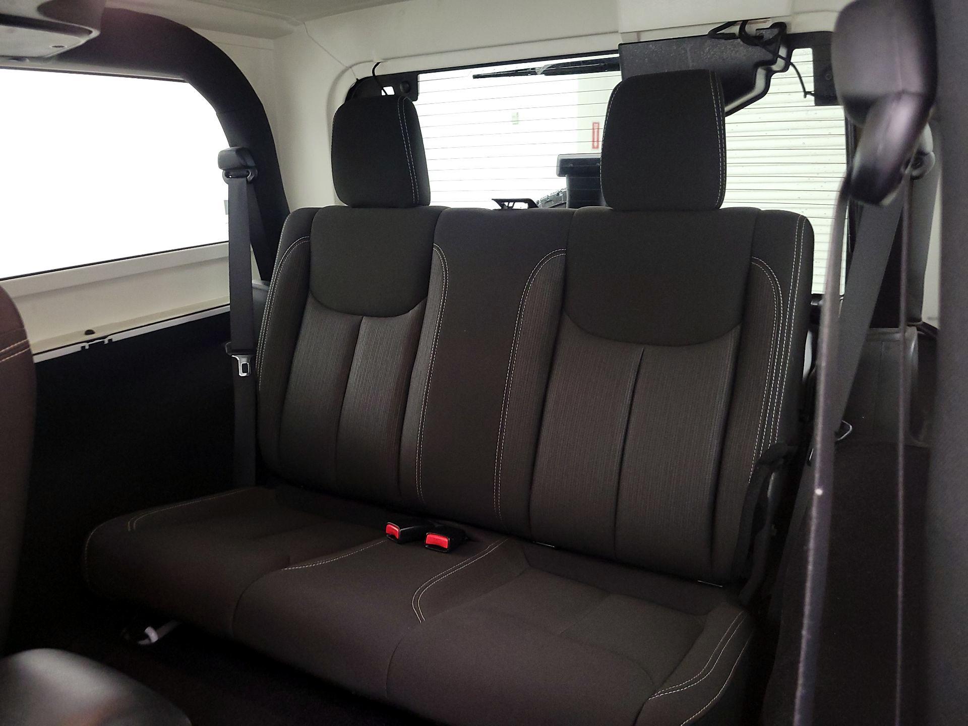 Thumbnail: 2015 Jeep Wrangler - 17