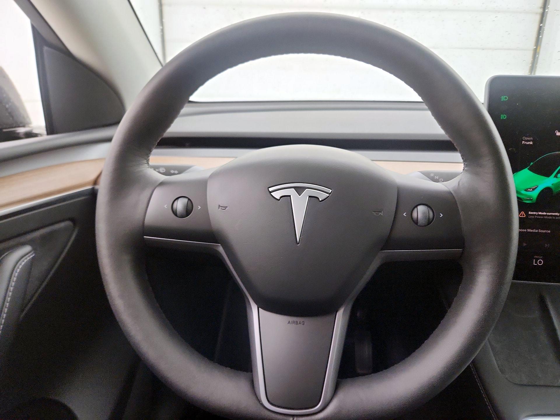 Thumbnail: 2023 Tesla Model Y - 10