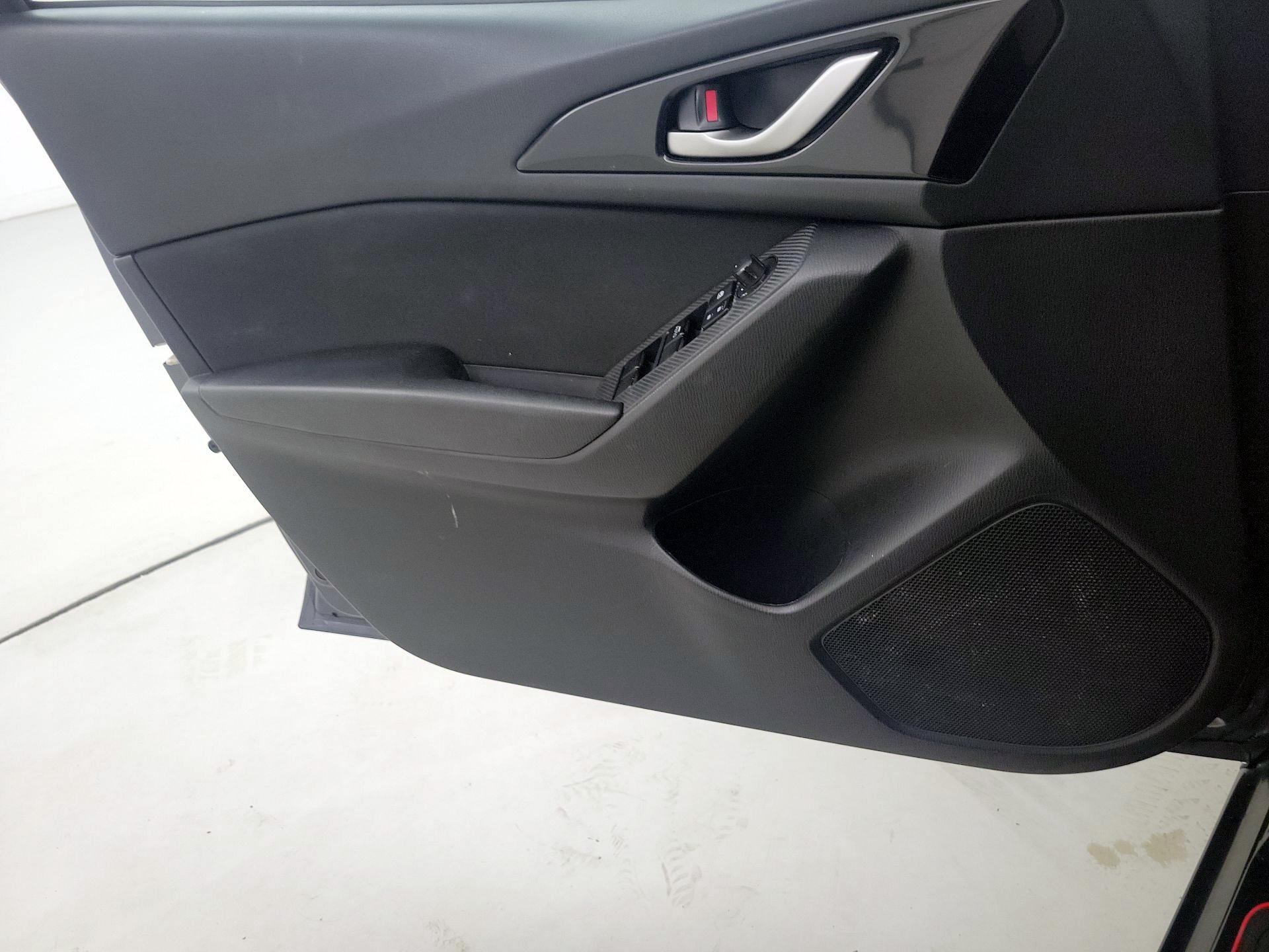 Thumbnail: 2016 Mazda Mazda3 - 12