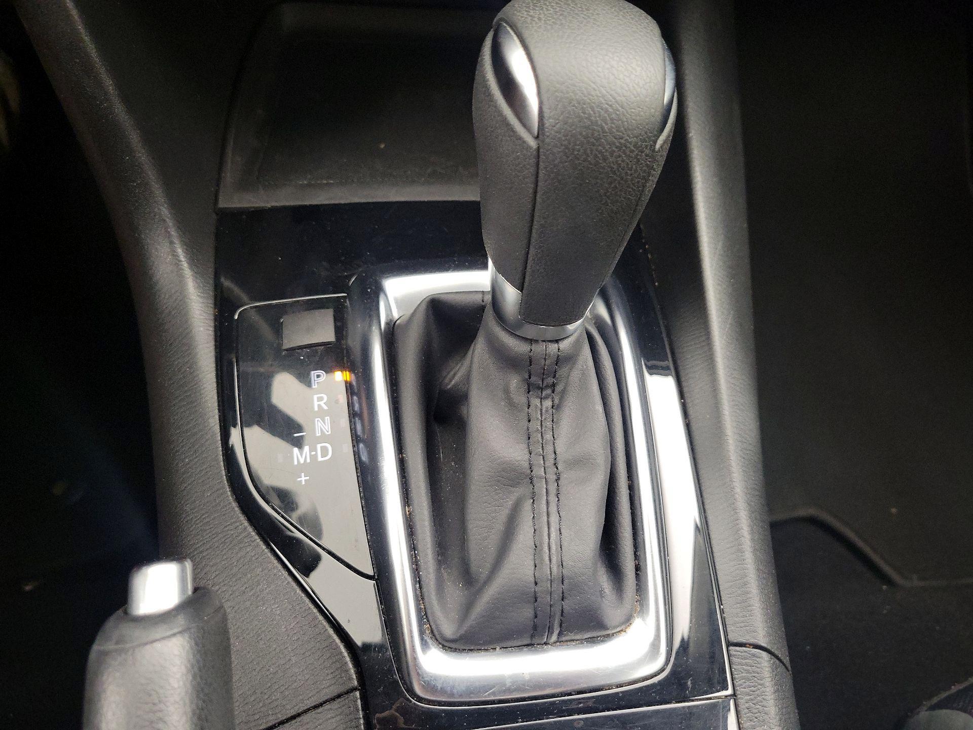 Thumbnail: 2016 Mazda Mazda3 - 18