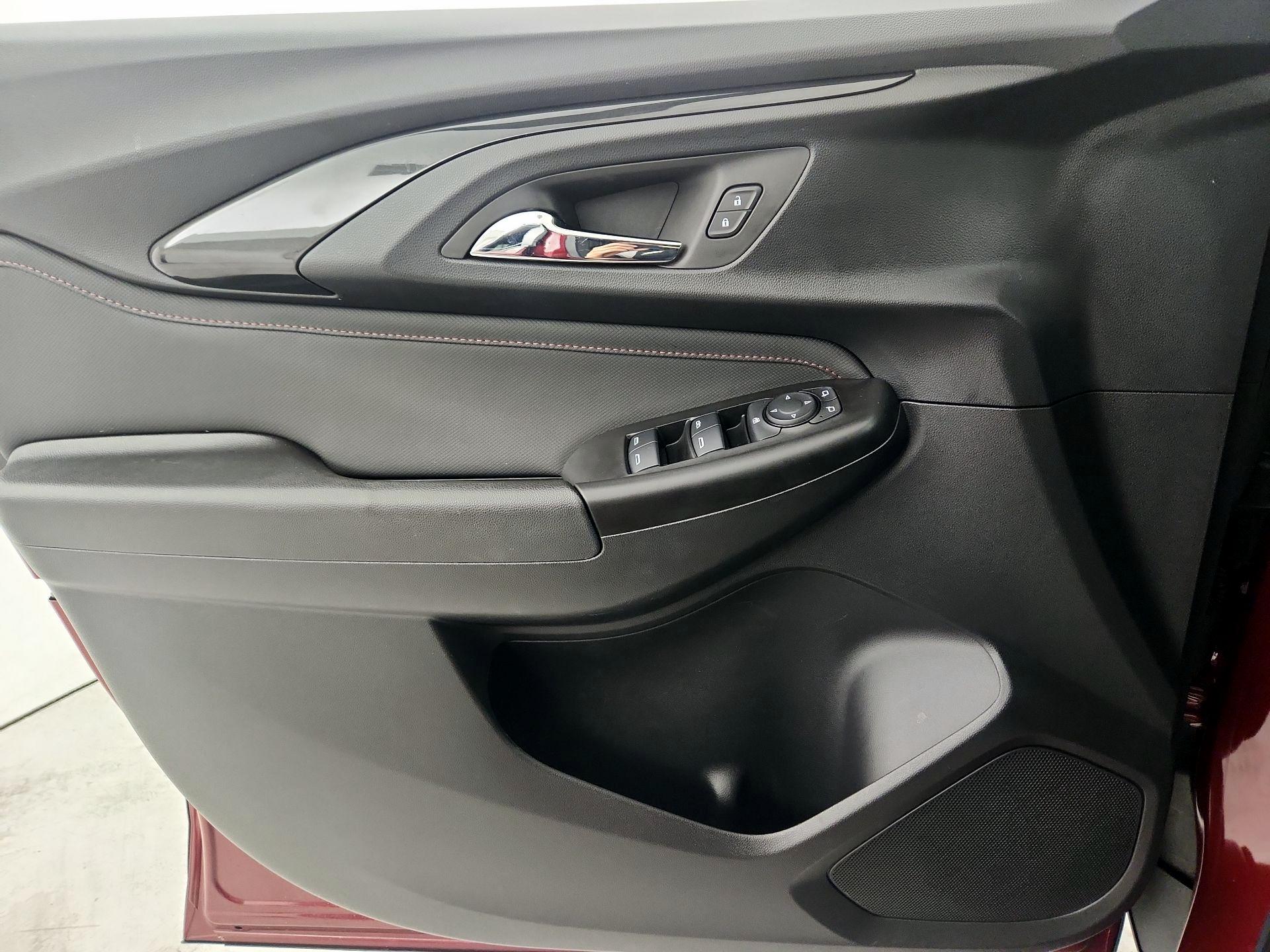 Thumbnail: 2023 Chevrolet TrailBlazer - 12