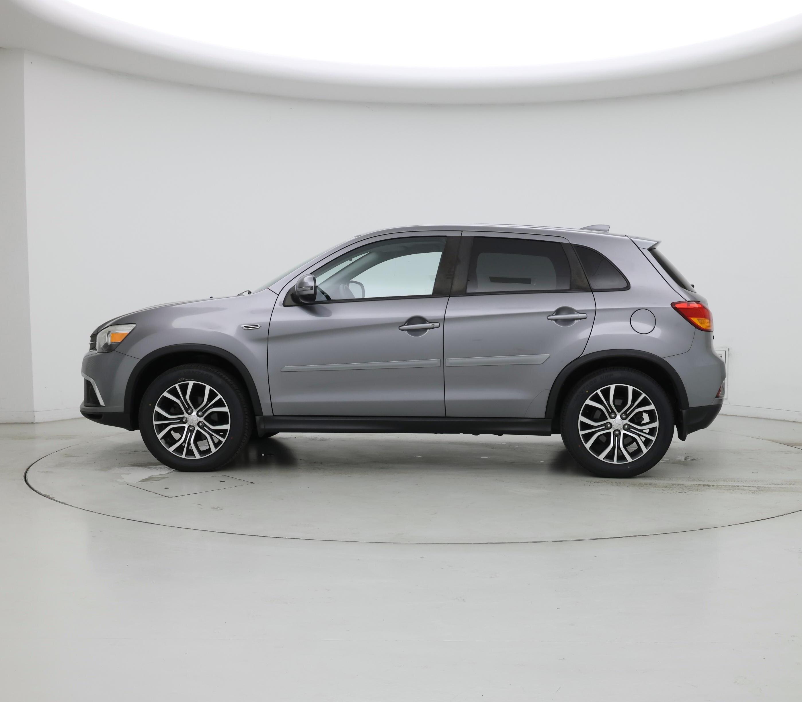 Thumbnail: 2019 Mitsubishi Outlander Sport - 3