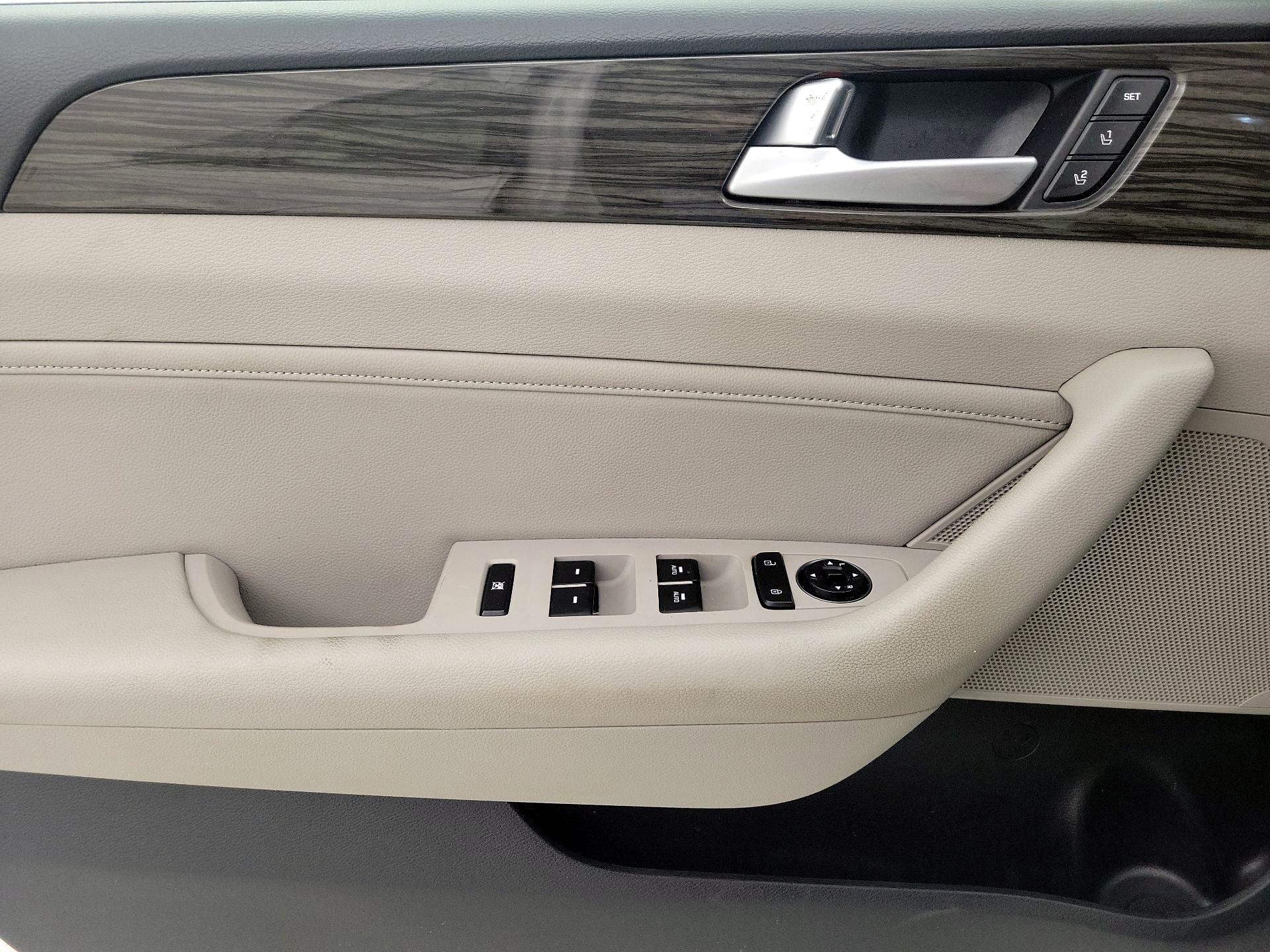 Thumbnail: 2015 Hyundai Sonata - 12