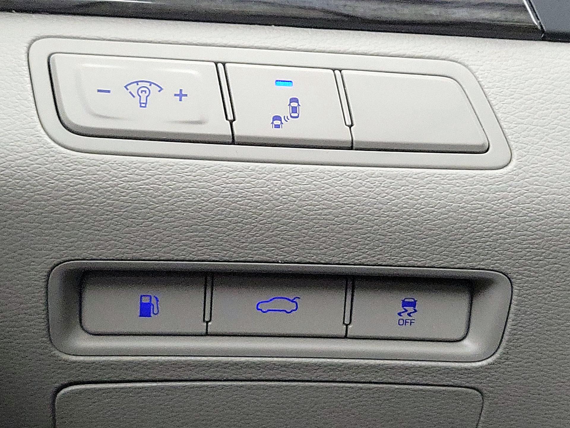 Thumbnail: 2015 Hyundai Sonata - 13
