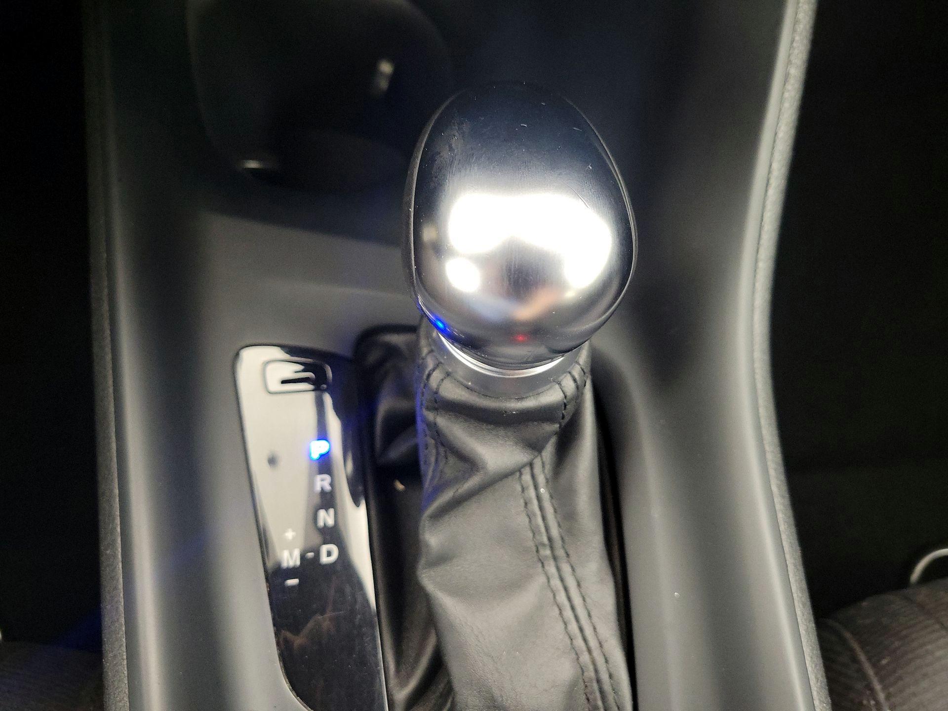 Thumbnail: 2019 Toyota C-HR - 17