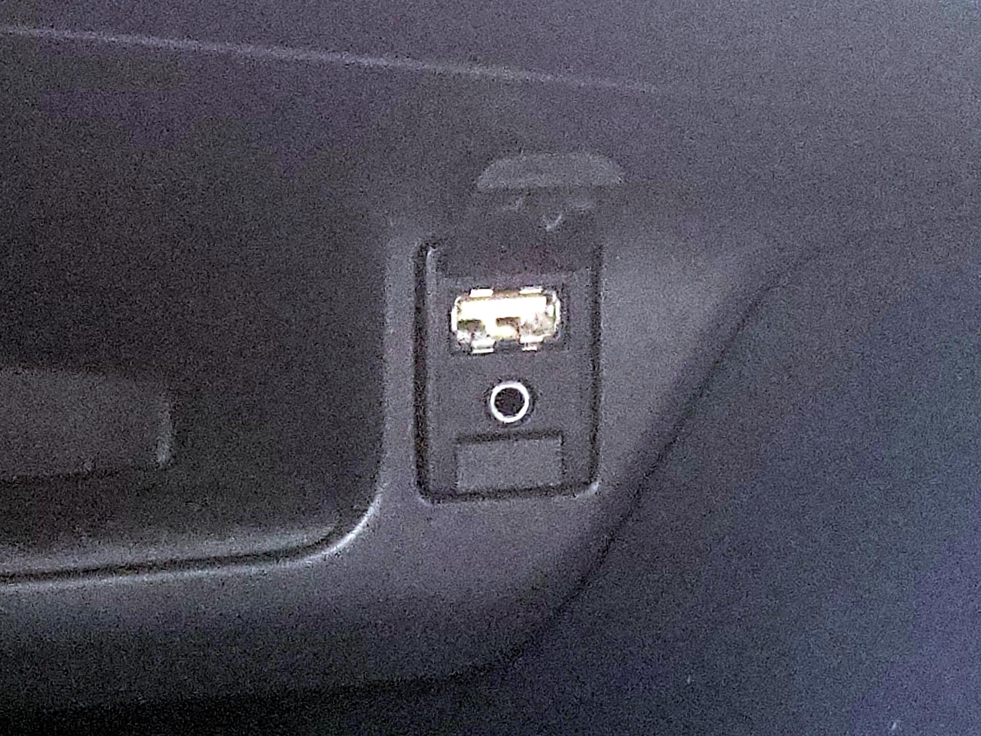 Thumbnail: 2019 Toyota C-HR - 18