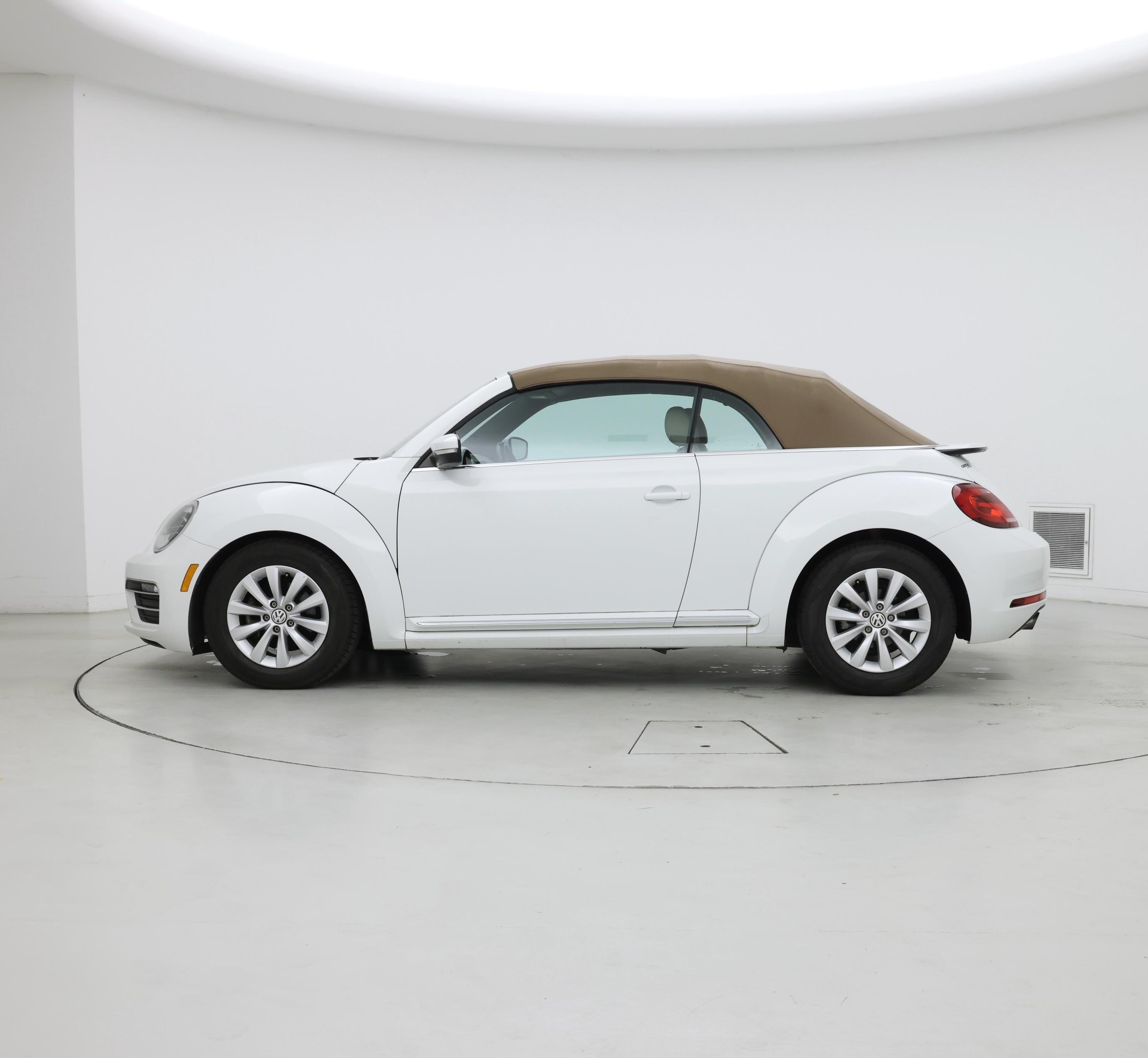 Thumbnail: 2018 Volkswagen Beetle - 3