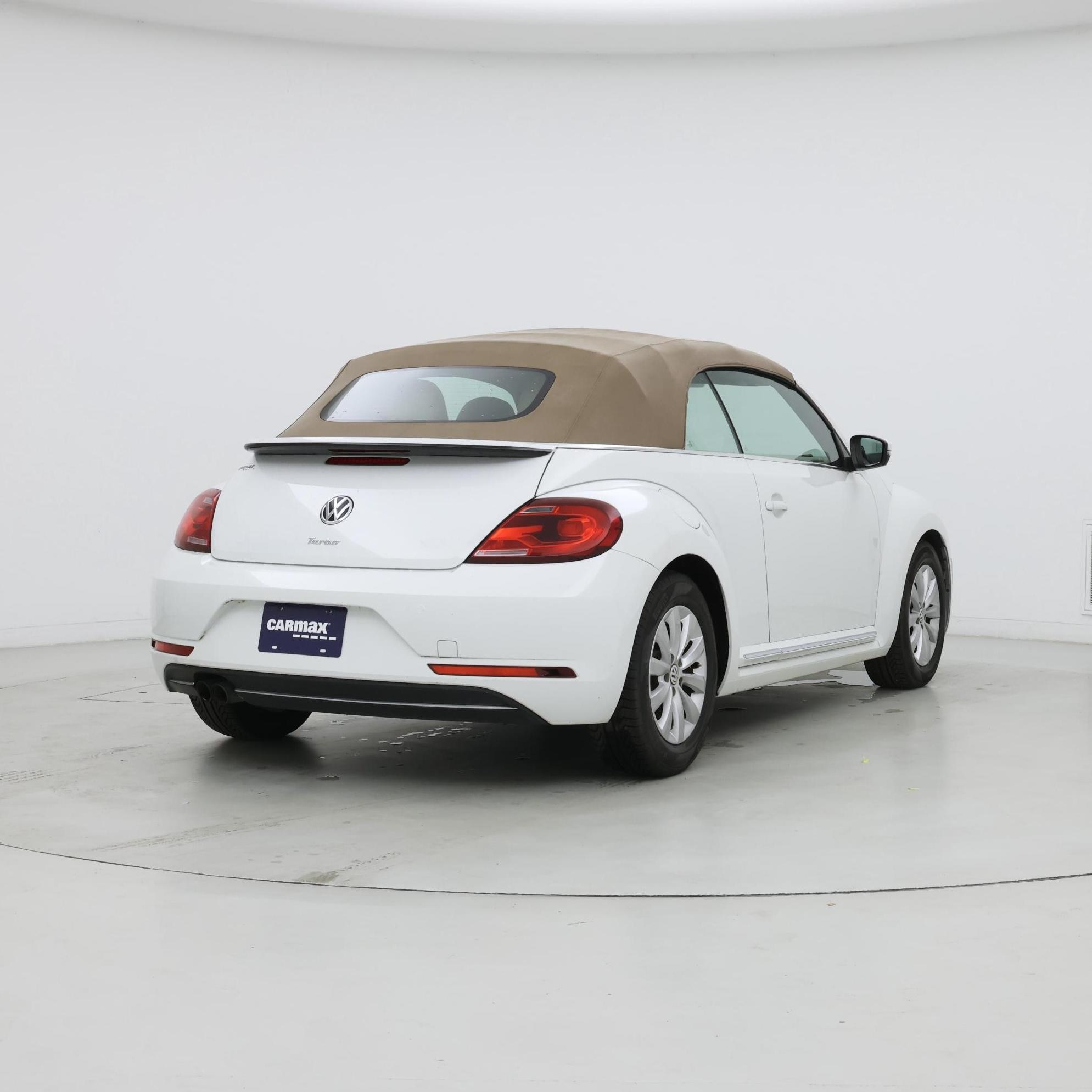Thumbnail: 2018 Volkswagen Beetle - 8