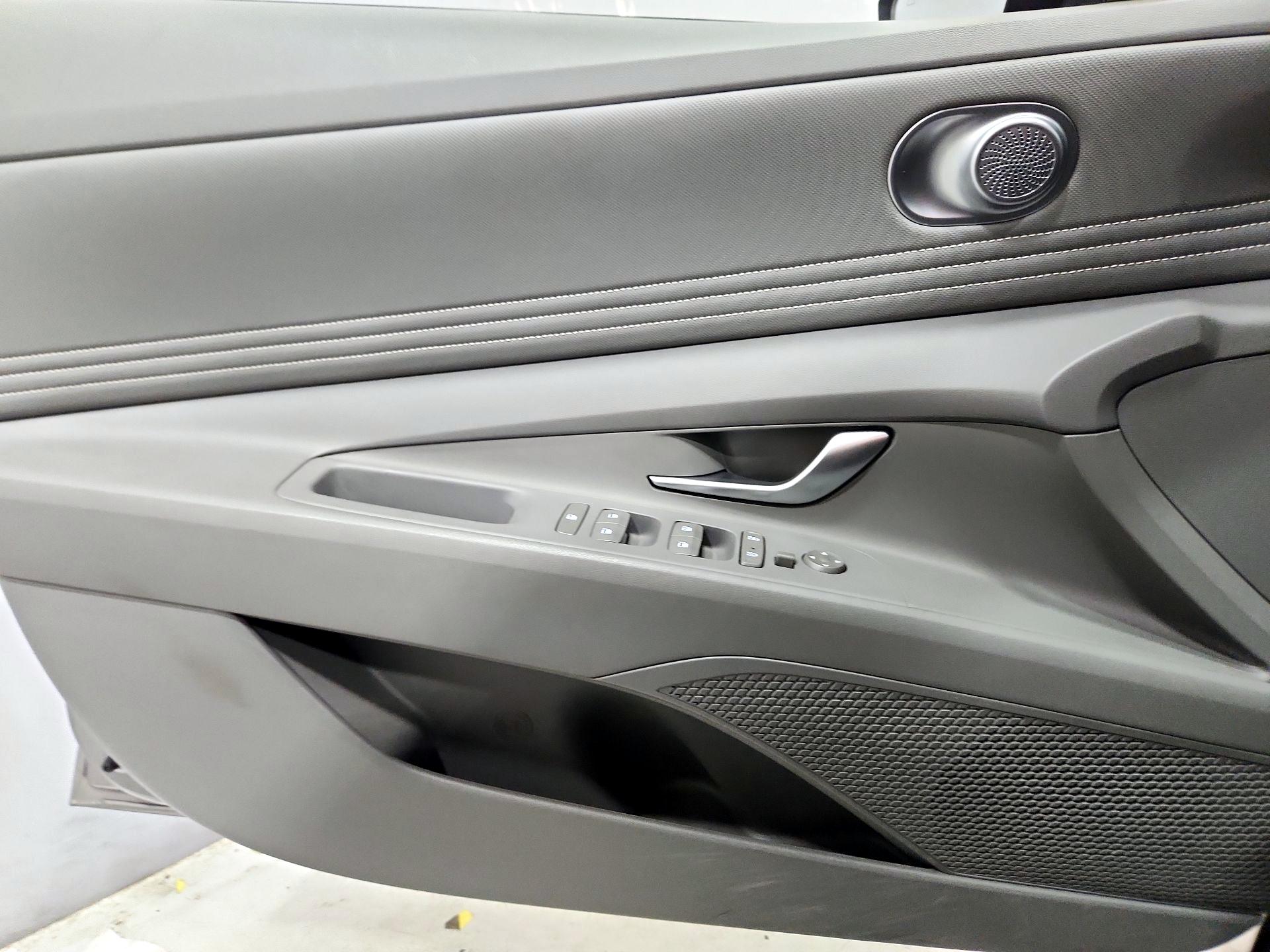 Thumbnail: 2023 Hyundai Elantra - 12