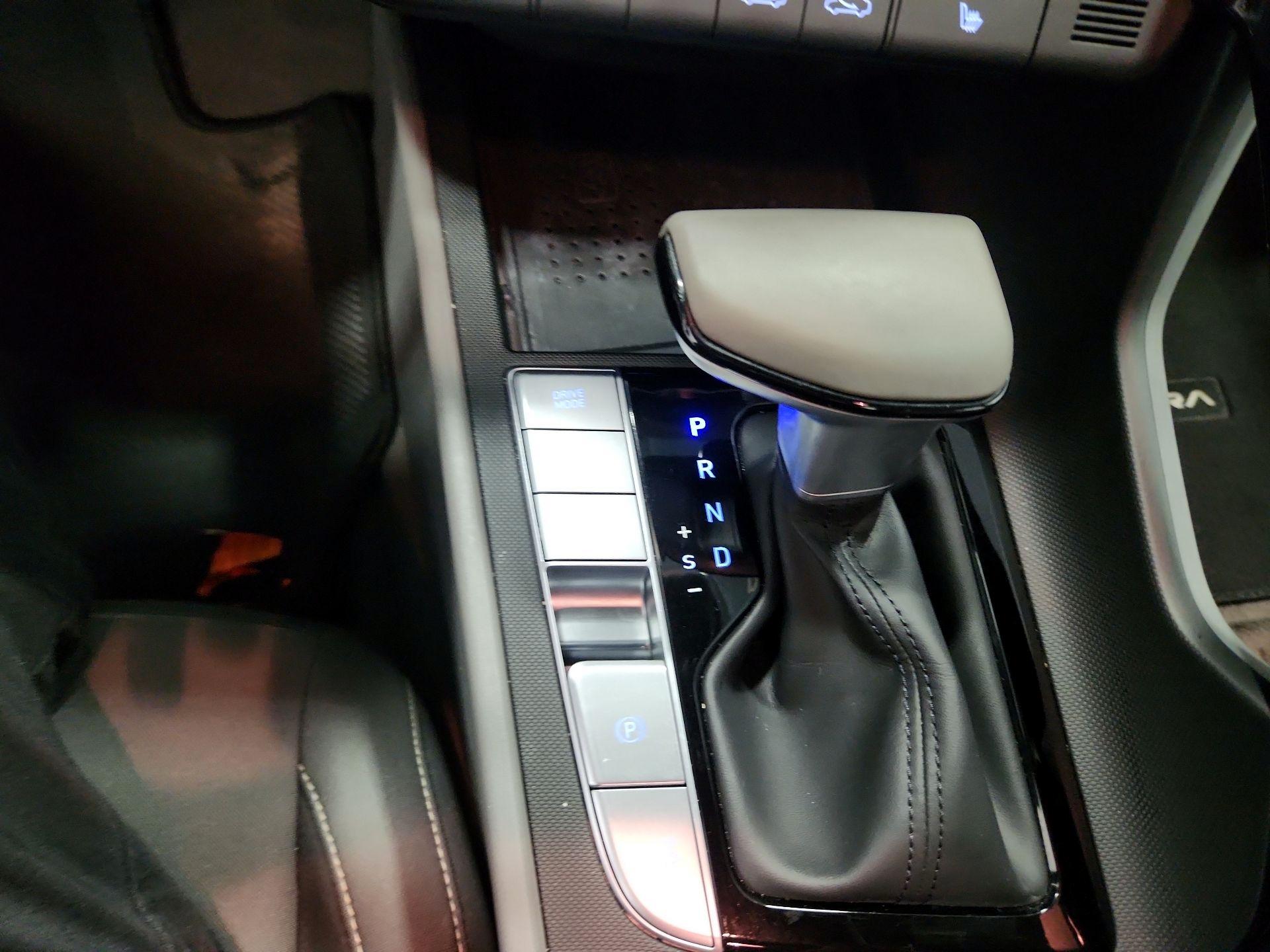 Thumbnail: 2023 Hyundai Elantra - 17