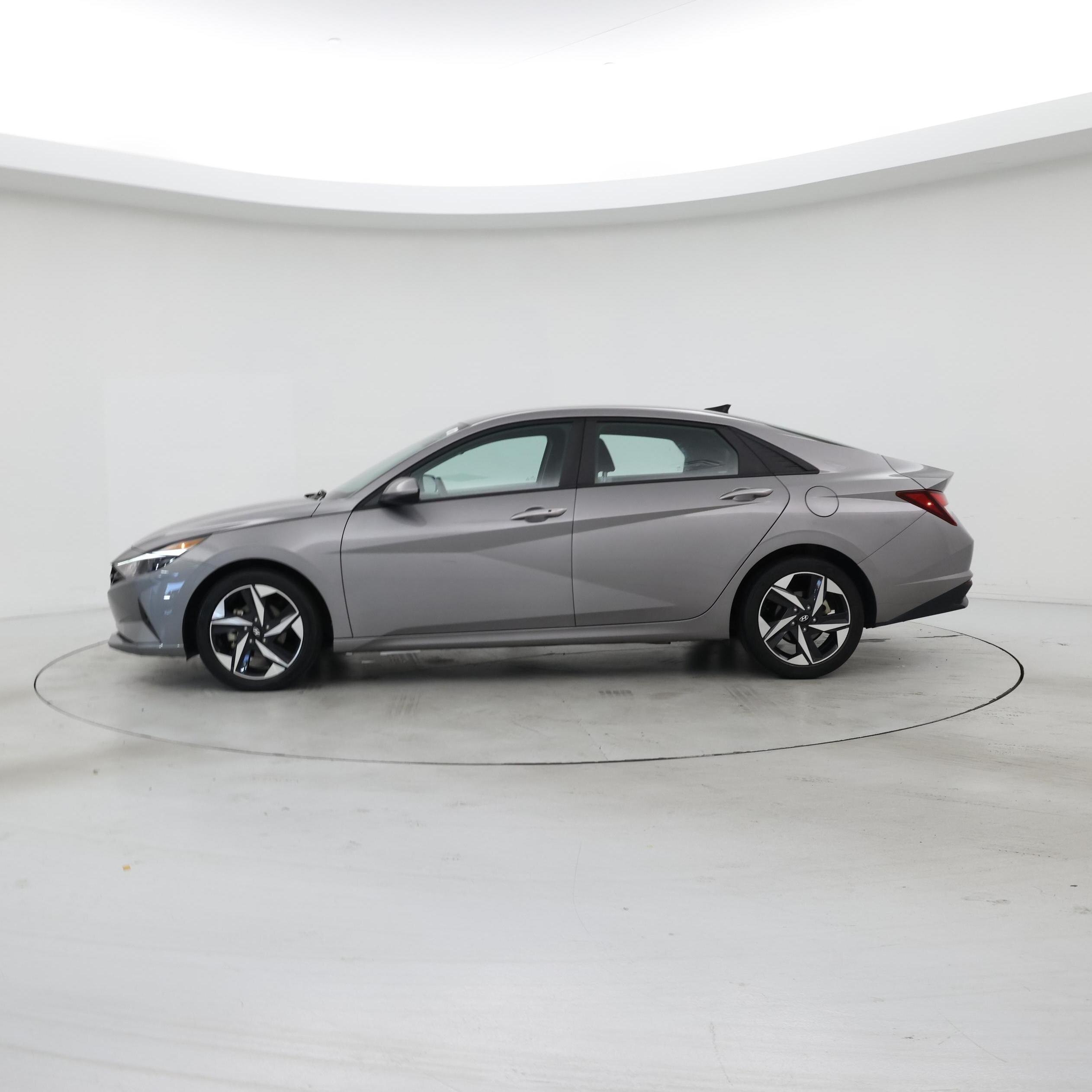 Thumbnail: 2023 Hyundai Elantra - 3
