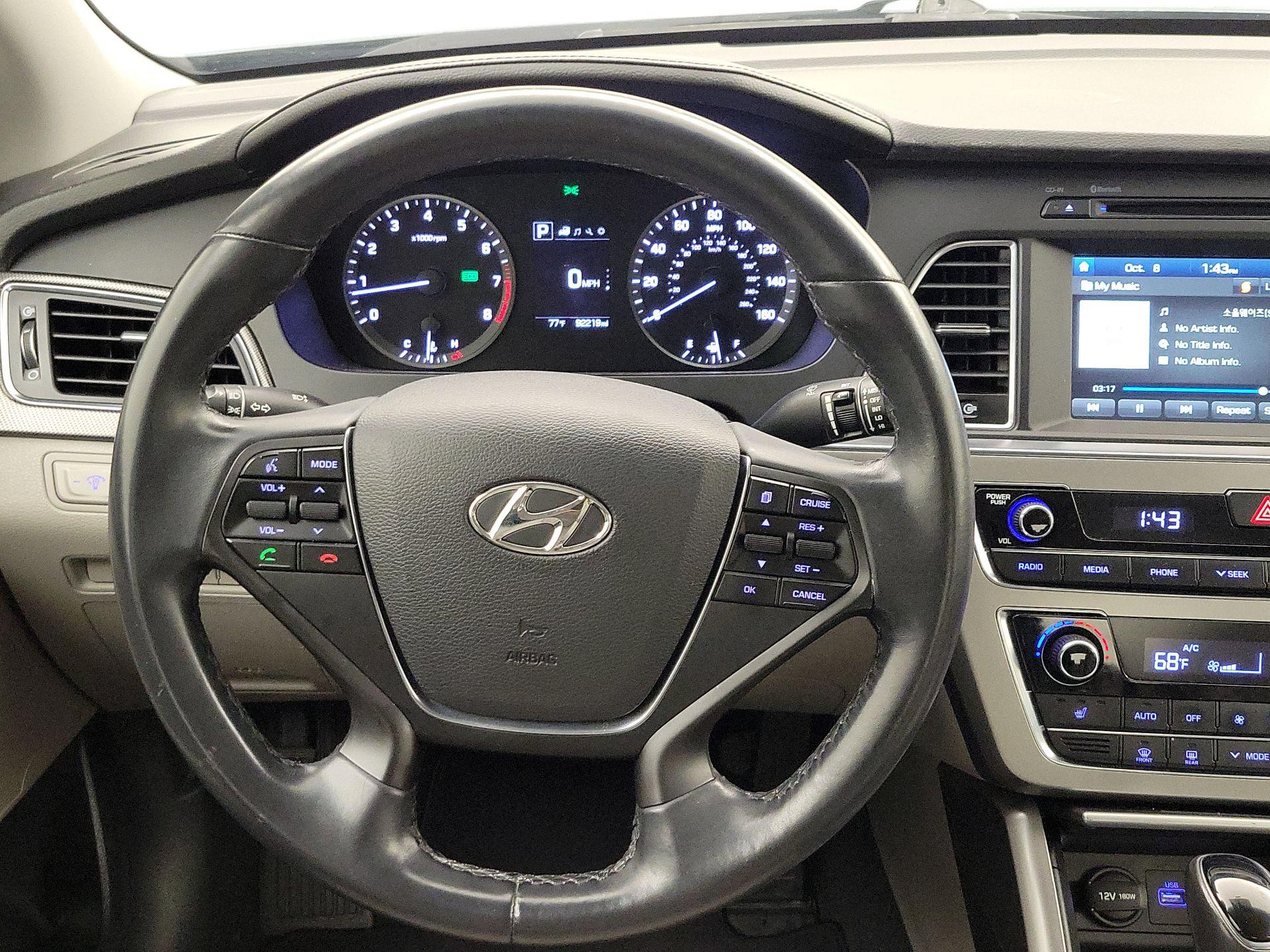Thumbnail: 2016 Hyundai Sonata - 10