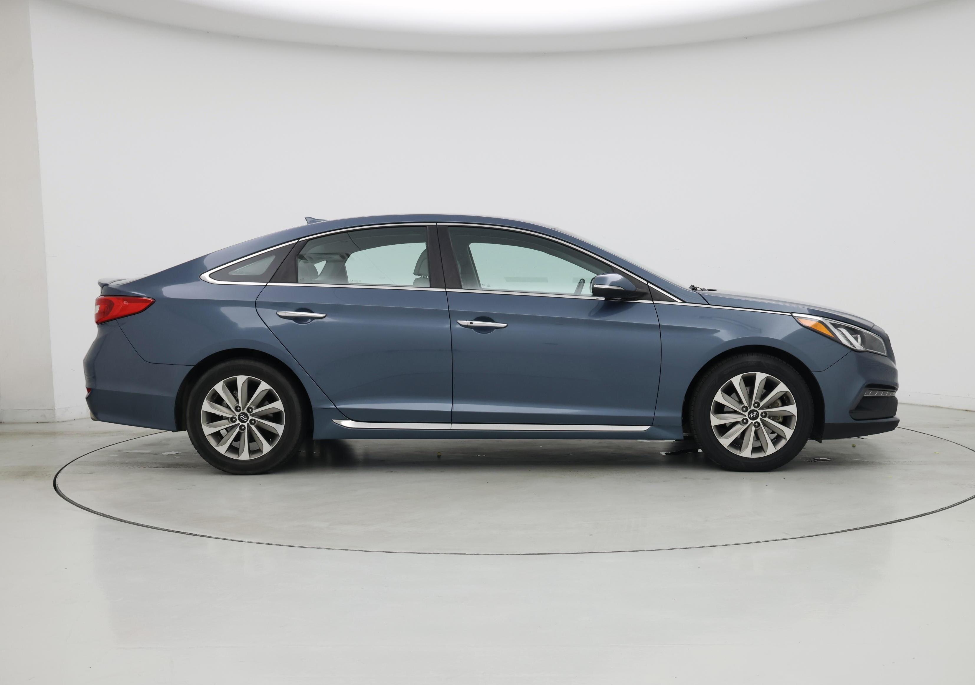 Thumbnail: 2016 Hyundai Sonata - 7