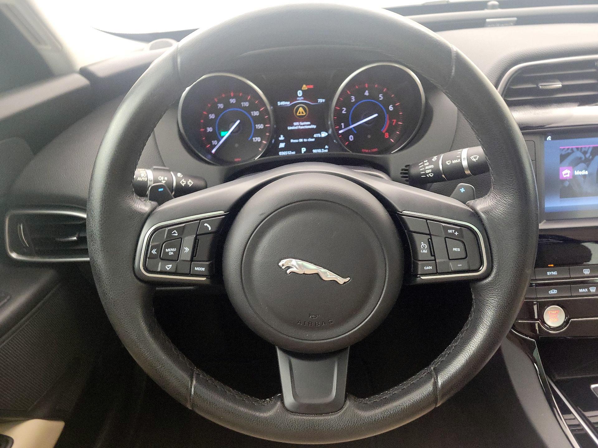 Thumbnail: 2017 Jaguar XE - 10