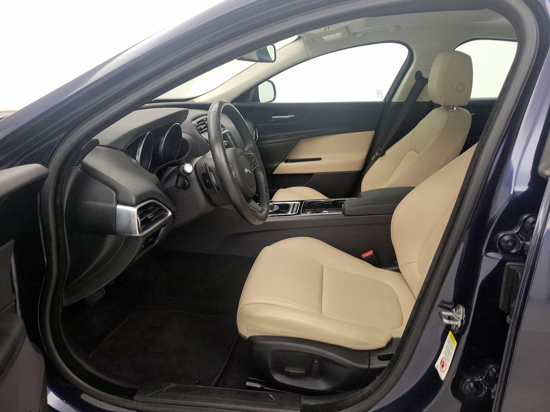 Thumbnail: 2017 Jaguar XE - 11