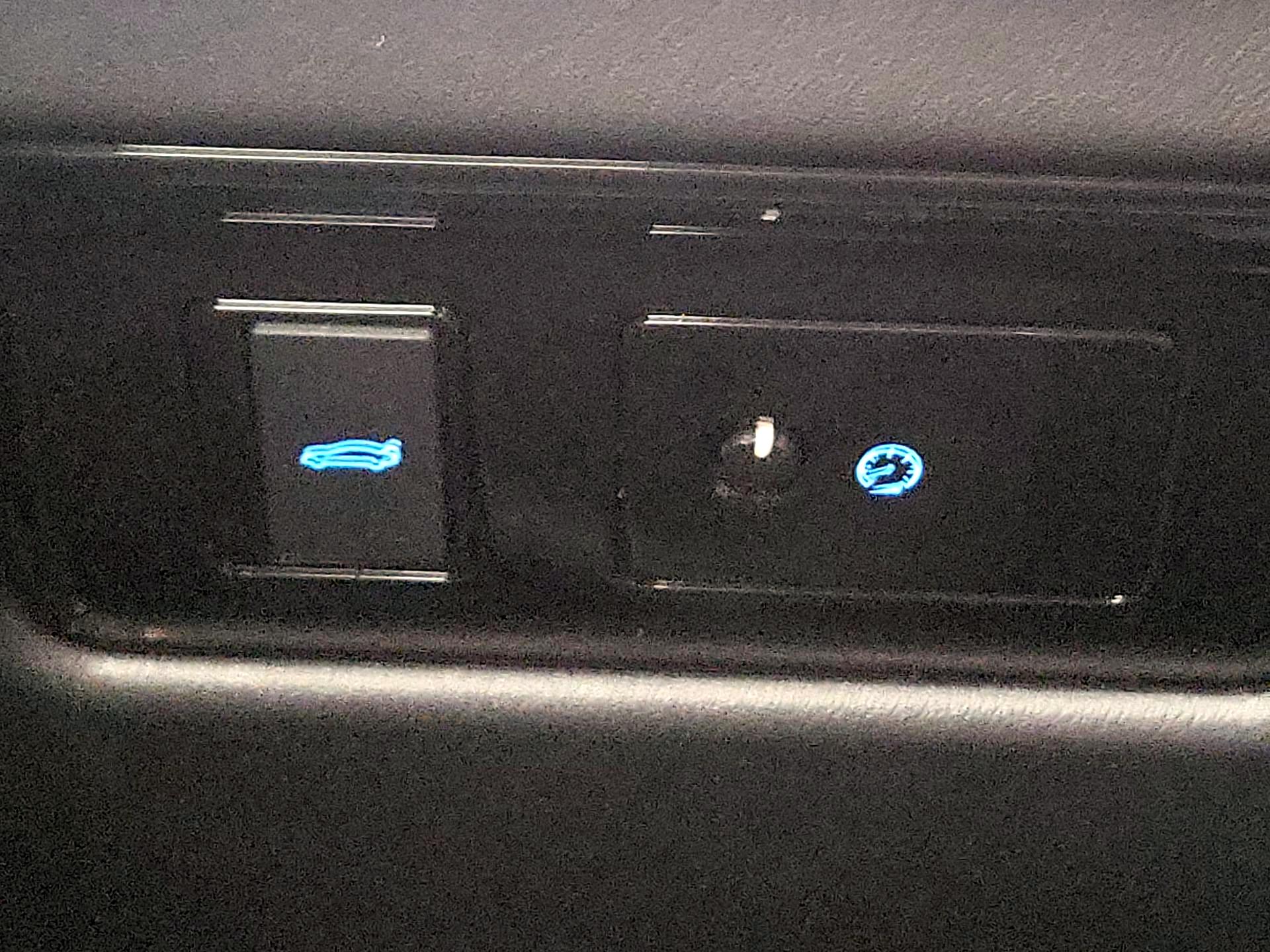 Thumbnail: 2017 Jaguar XE - 13