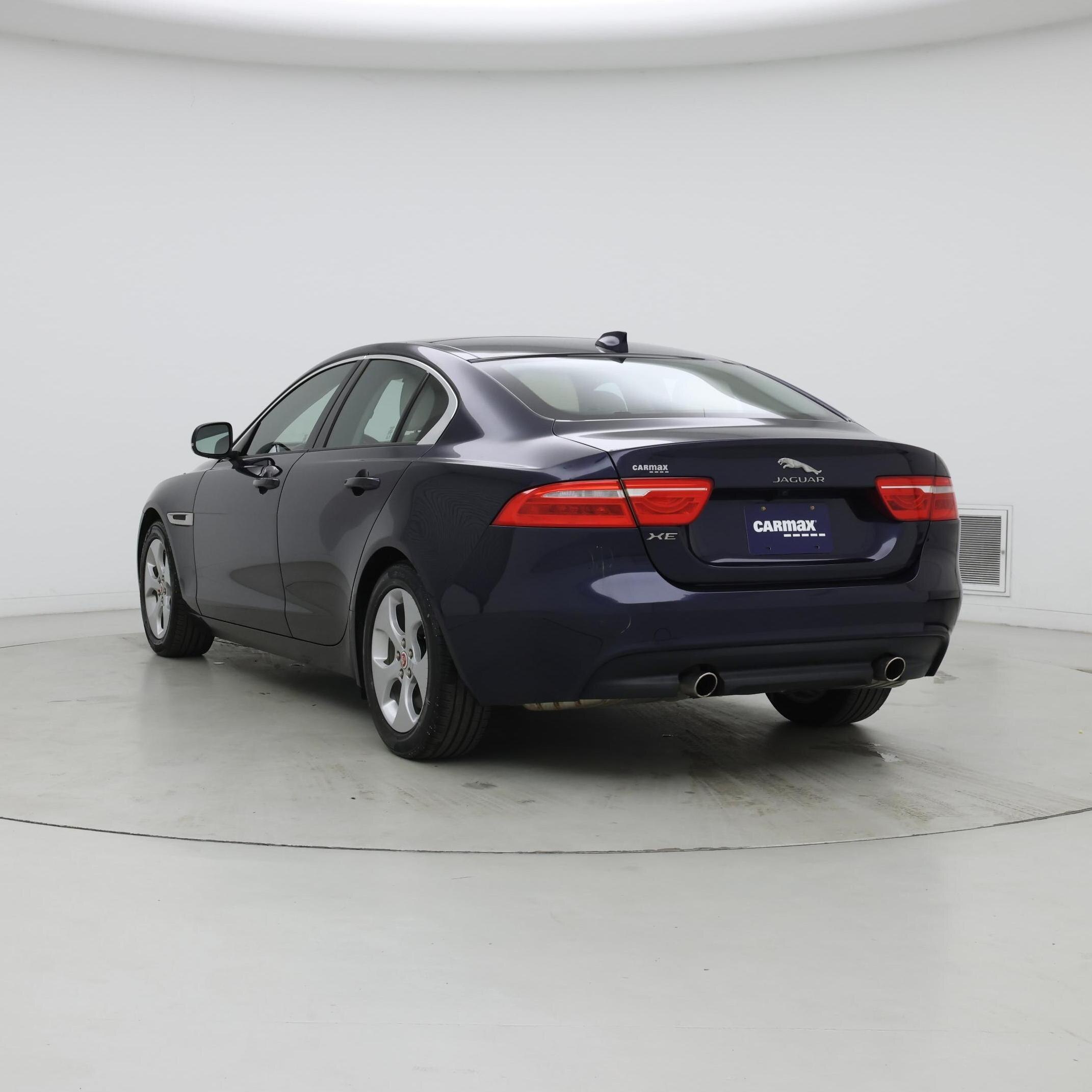 Thumbnail: 2017 Jaguar XE - 2