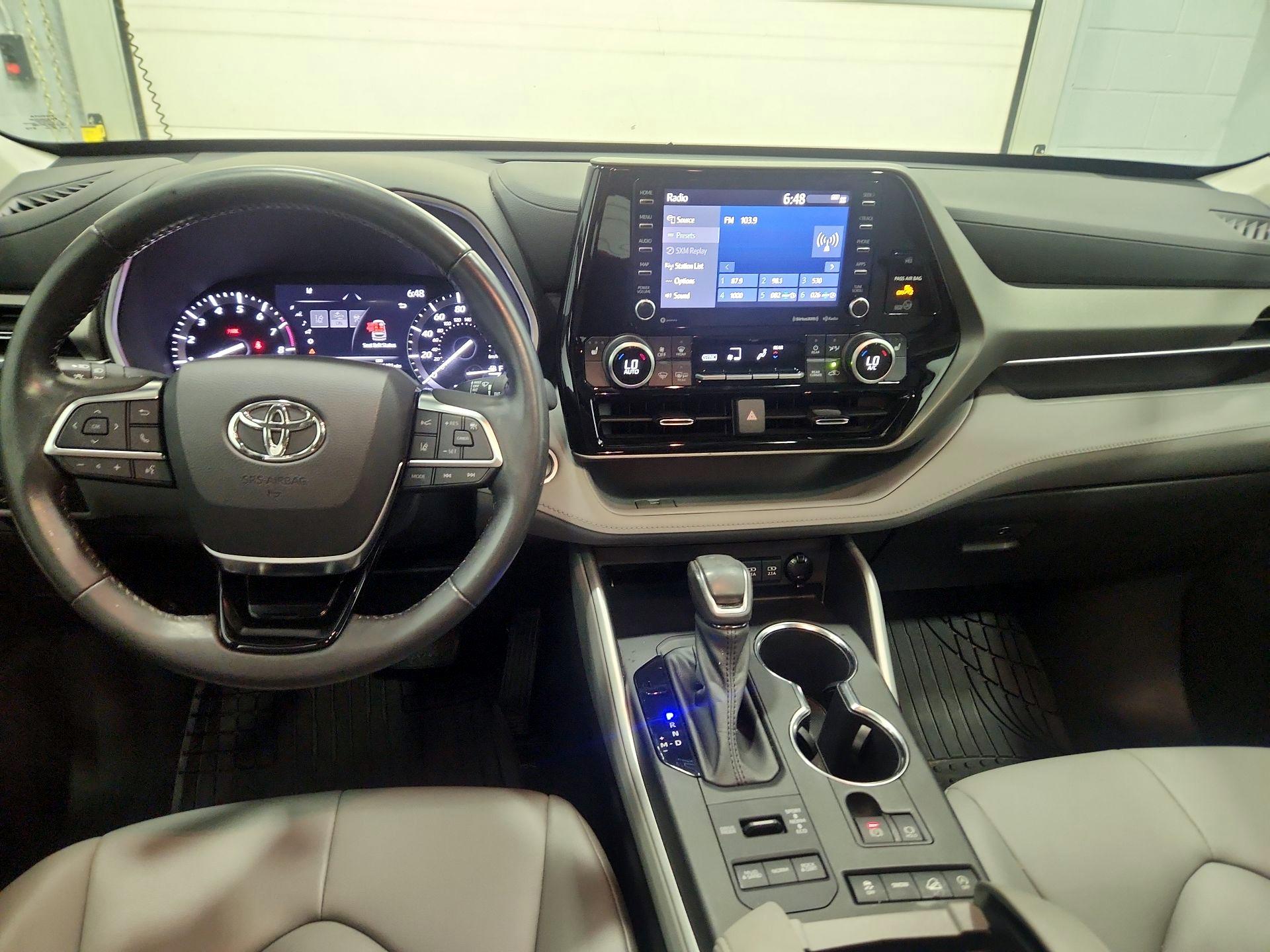 Thumbnail: 2021 Toyota Highlander - 9