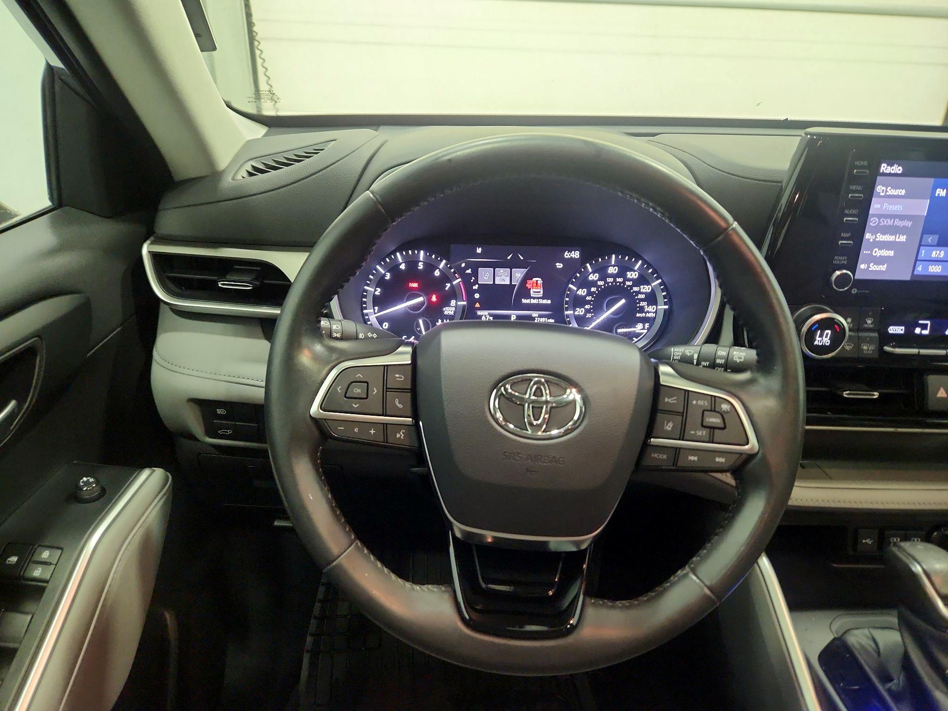 Thumbnail: 2021 Toyota Highlander - 10