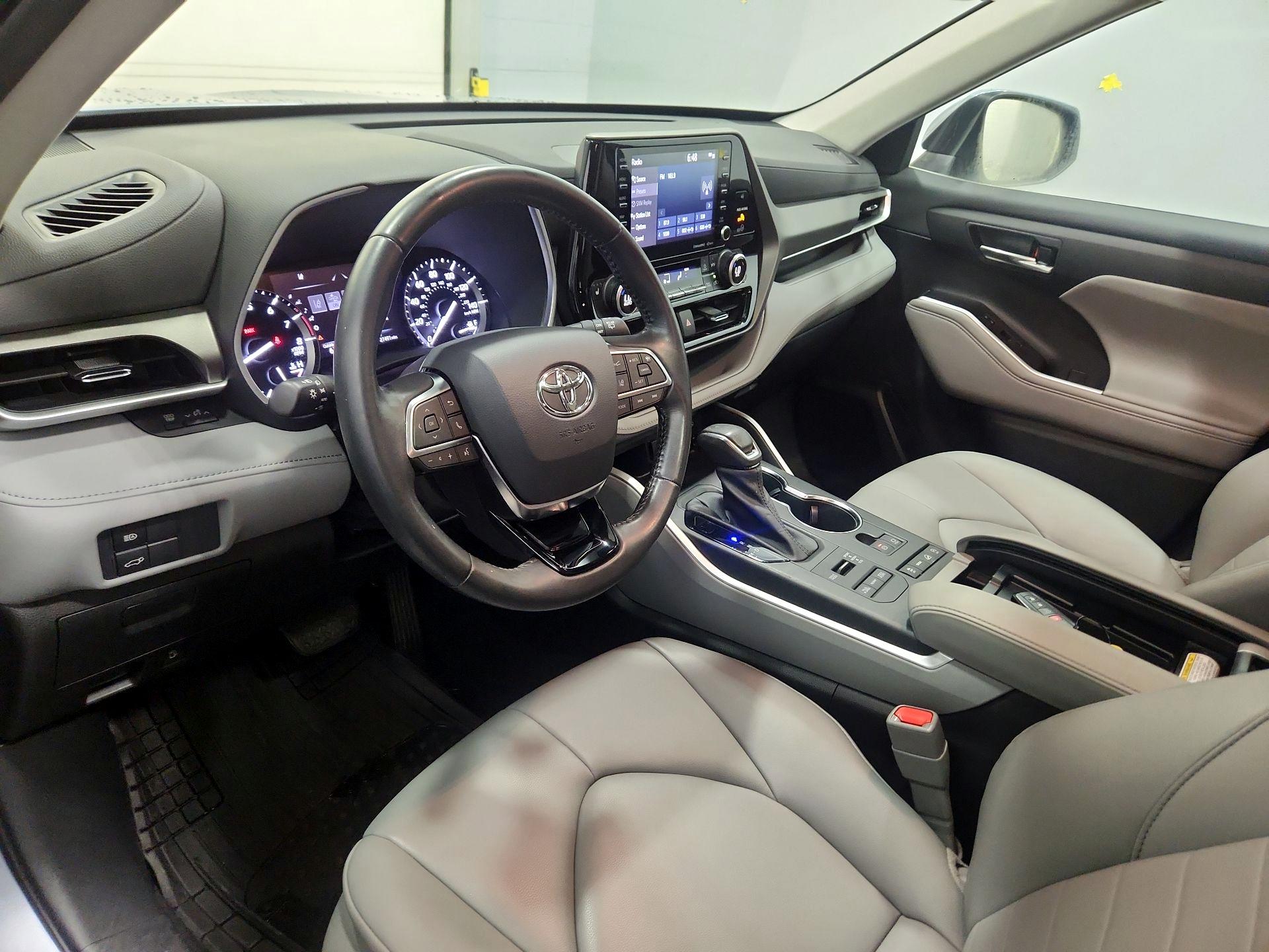 Thumbnail: 2021 Toyota Highlander - 11