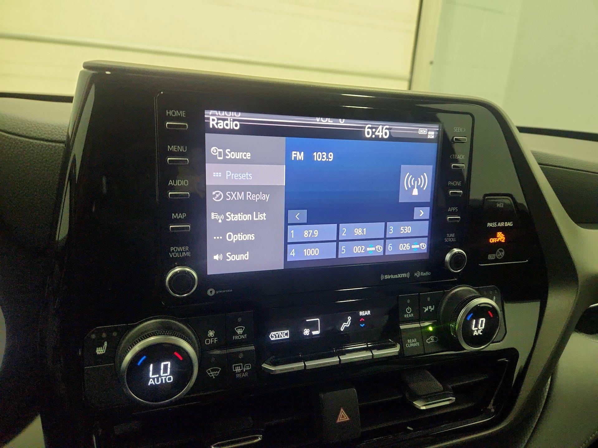 Thumbnail: 2021 Toyota Highlander - 15