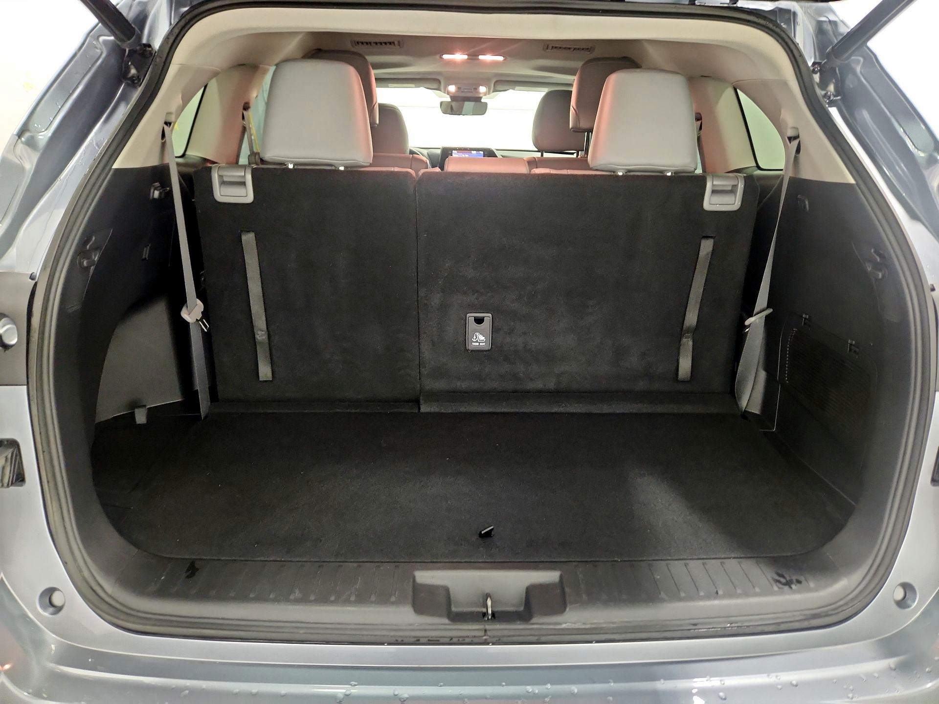 Thumbnail: 2021 Toyota Highlander - 20