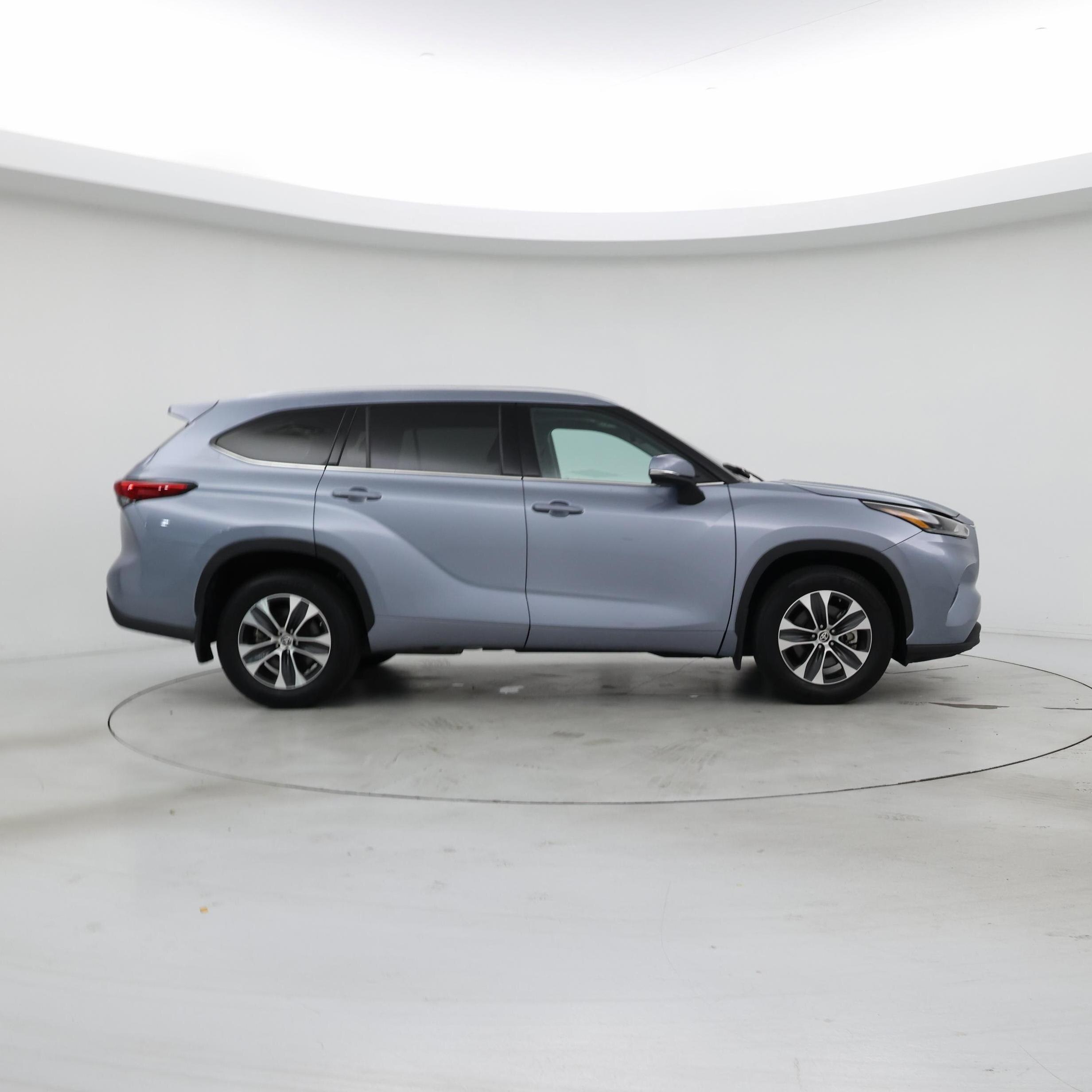 Thumbnail: 2021 Toyota Highlander - 7