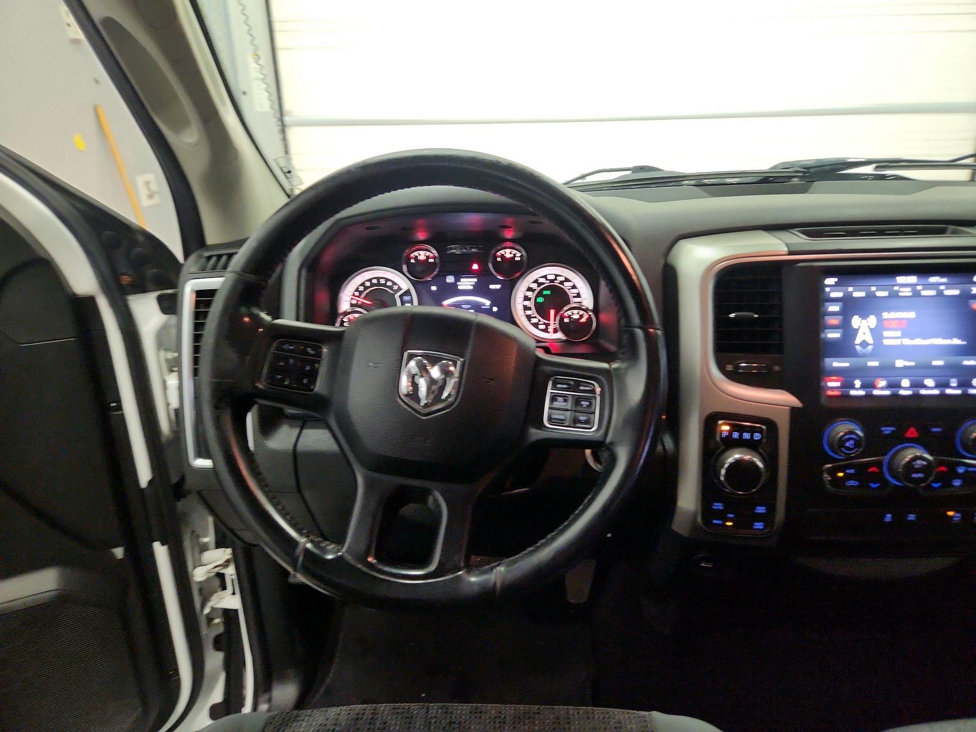 Thumbnail: 2019 RAM 1500 Classic - 10