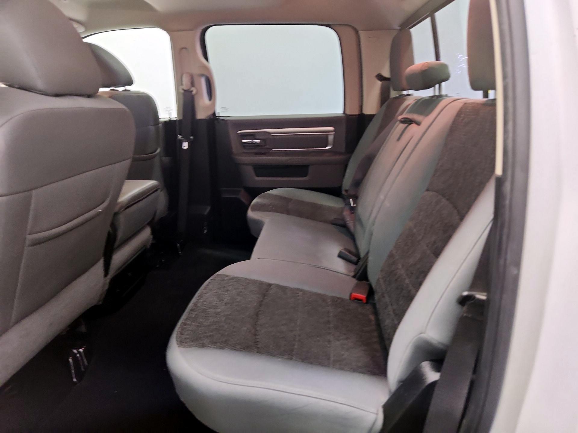 Thumbnail: 2019 RAM 1500 Classic - 19