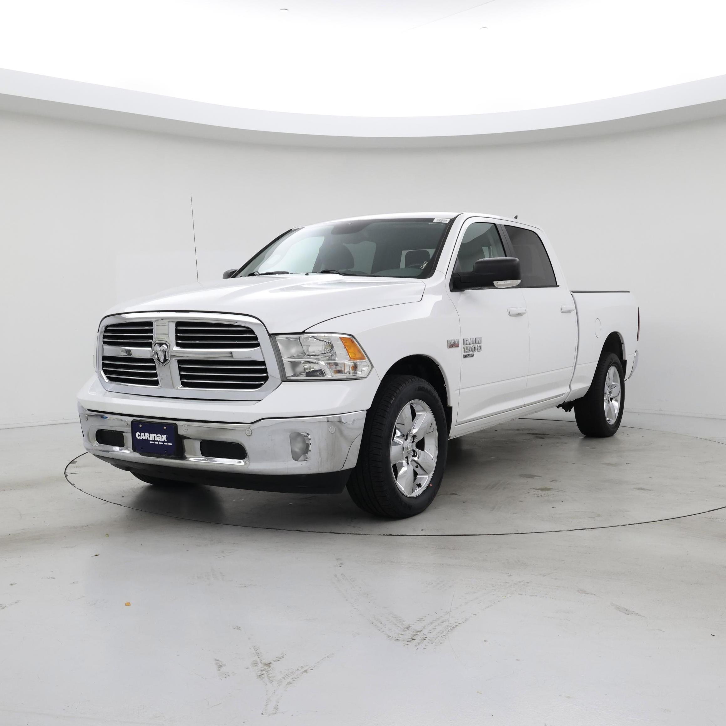 Thumbnail: 2019 RAM 1500 Classic - 4