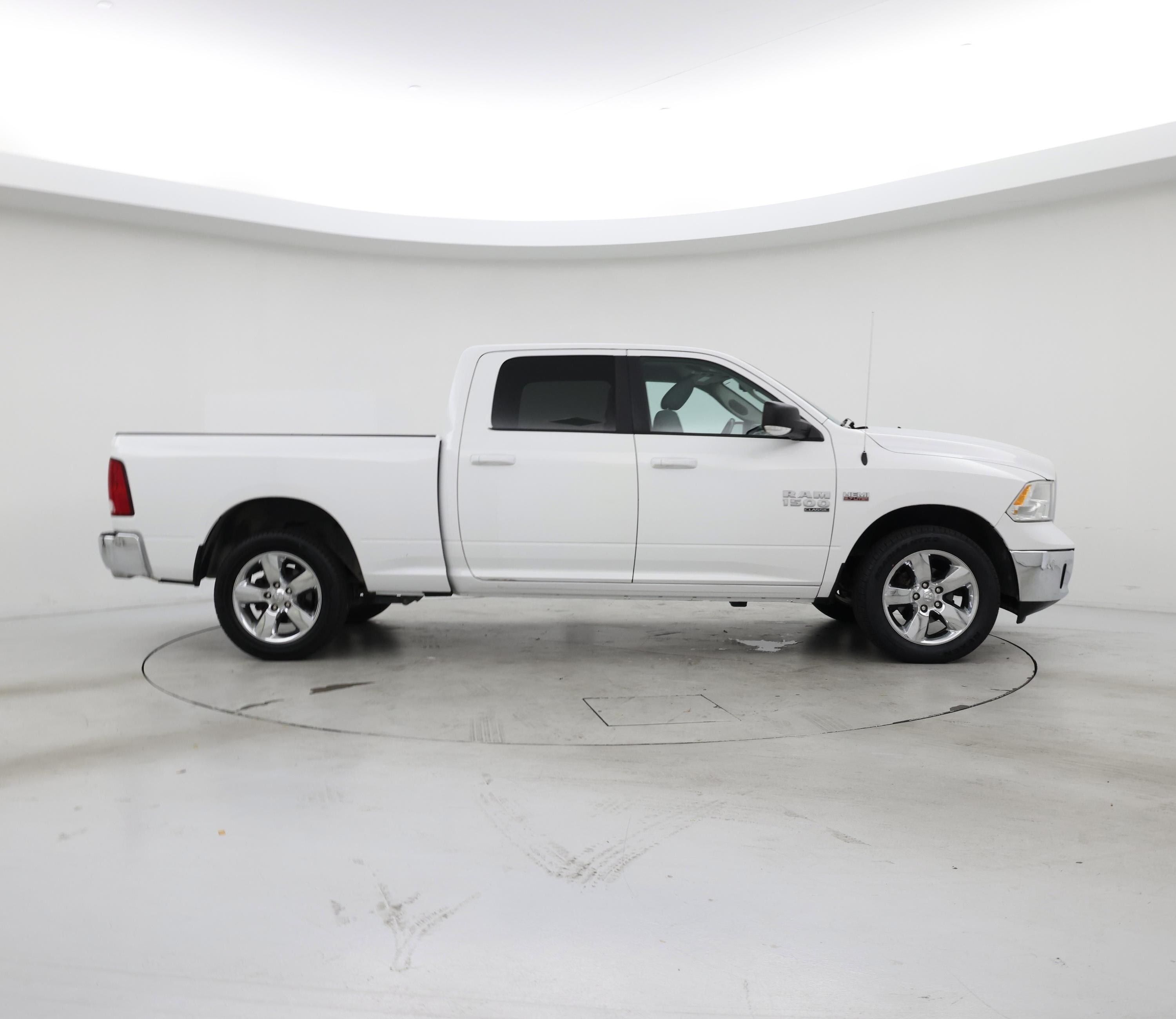 Thumbnail: 2019 RAM 1500 Classic - 7